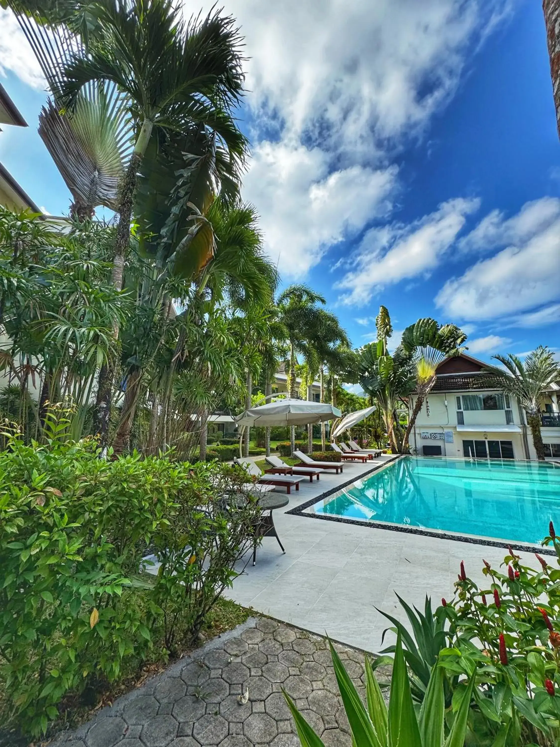 Swimming pool in Serenity Lakeside Resort Swimming pool in Serenity Lakeside Resort