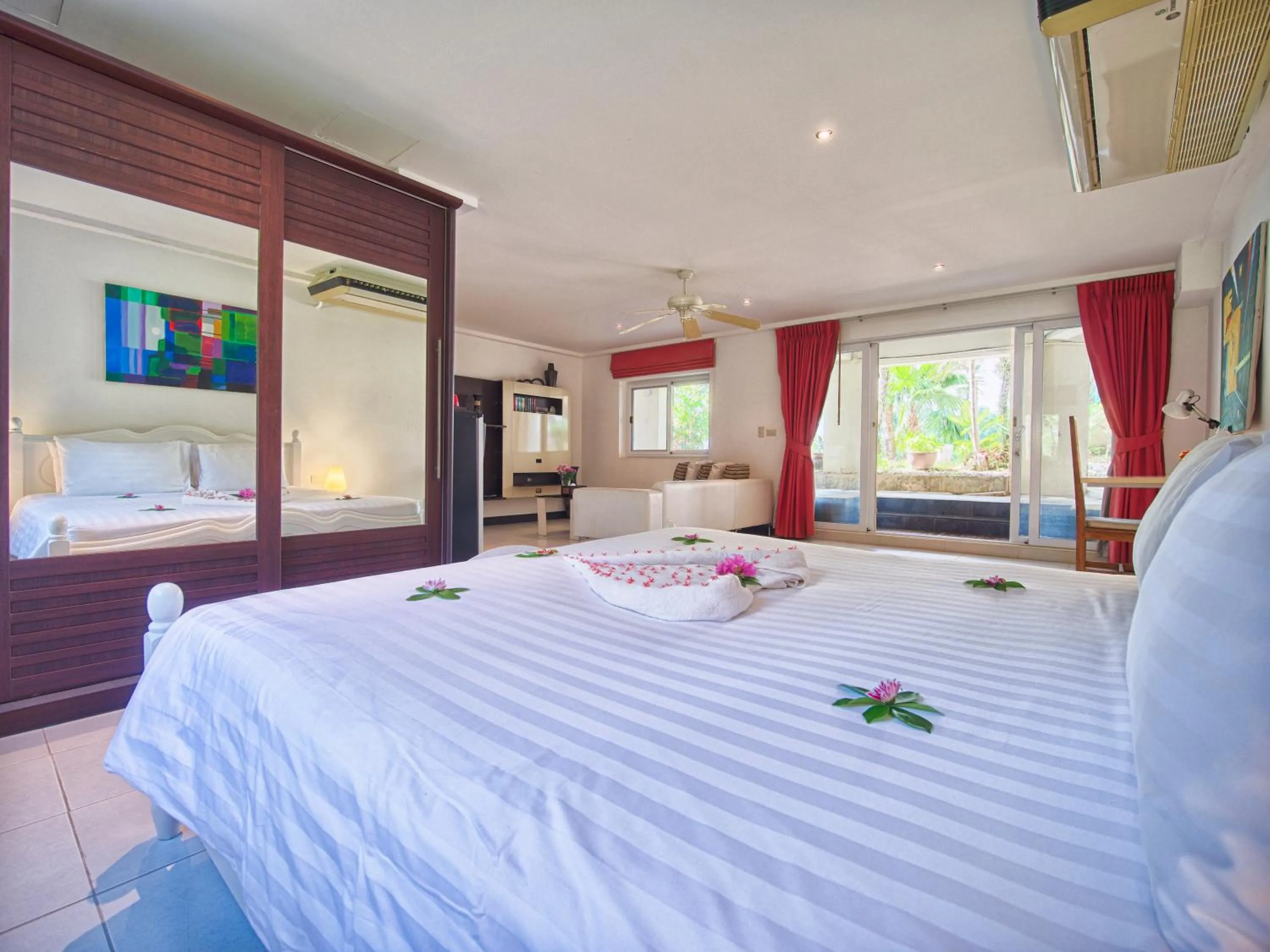 Bedroom, Bed in Serenity Lakeside Resort