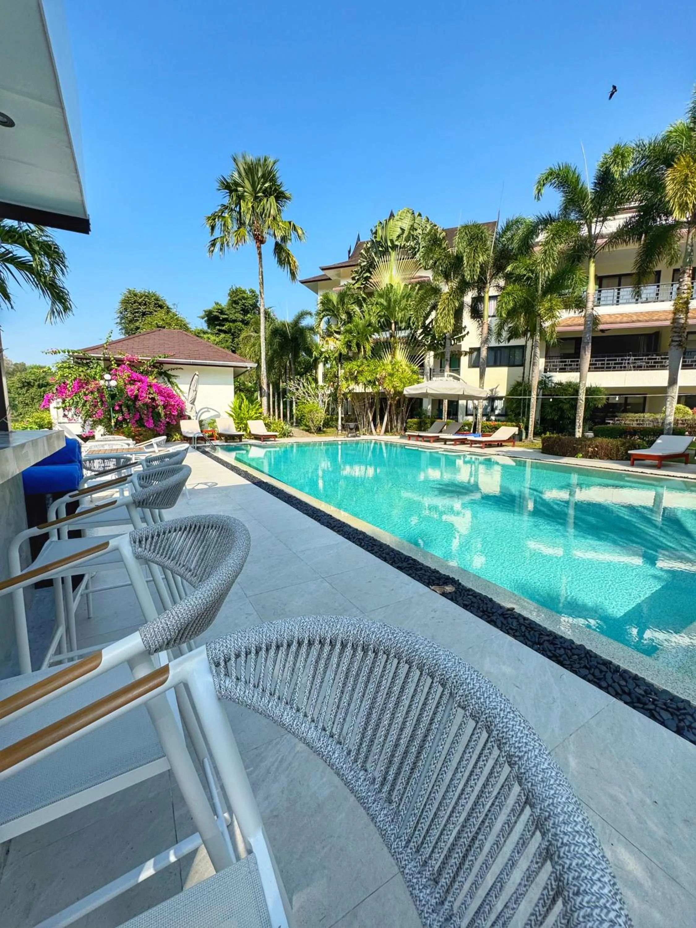 Swimming pool in Serenity Lakeside Resort
