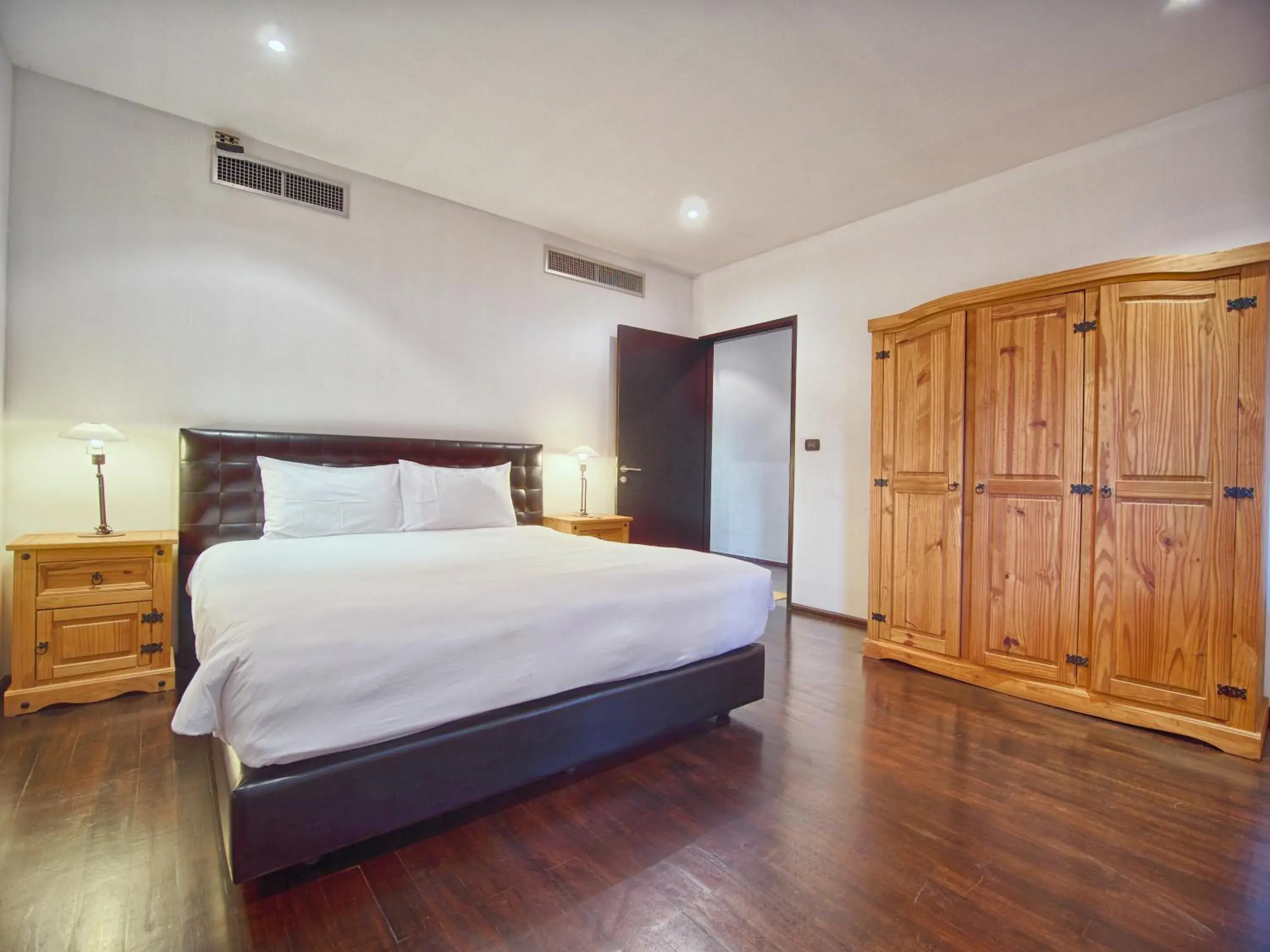 Property building, Bed in Serenity Lakeside Resort Property building, Bed in Serenity Lakeside Resort