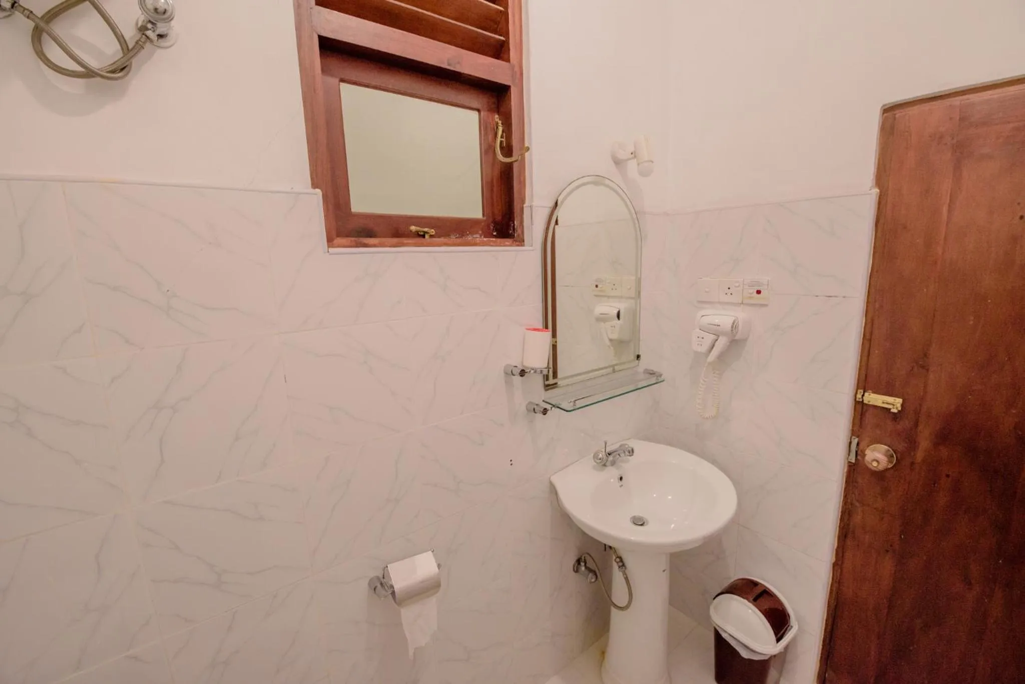 Toilet in Muhsin Villa - Galle Fort