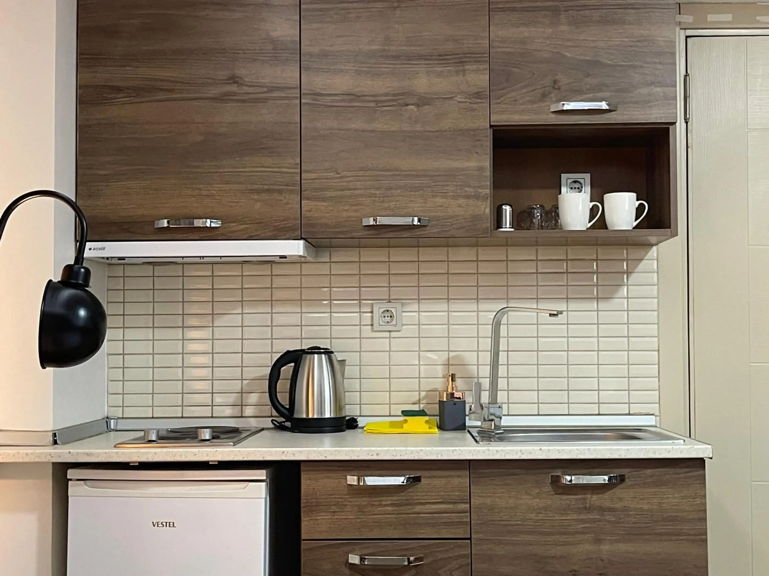 Coffee/tea facilities in Elegance Suites Coffee/tea facilities in Elegance Suites