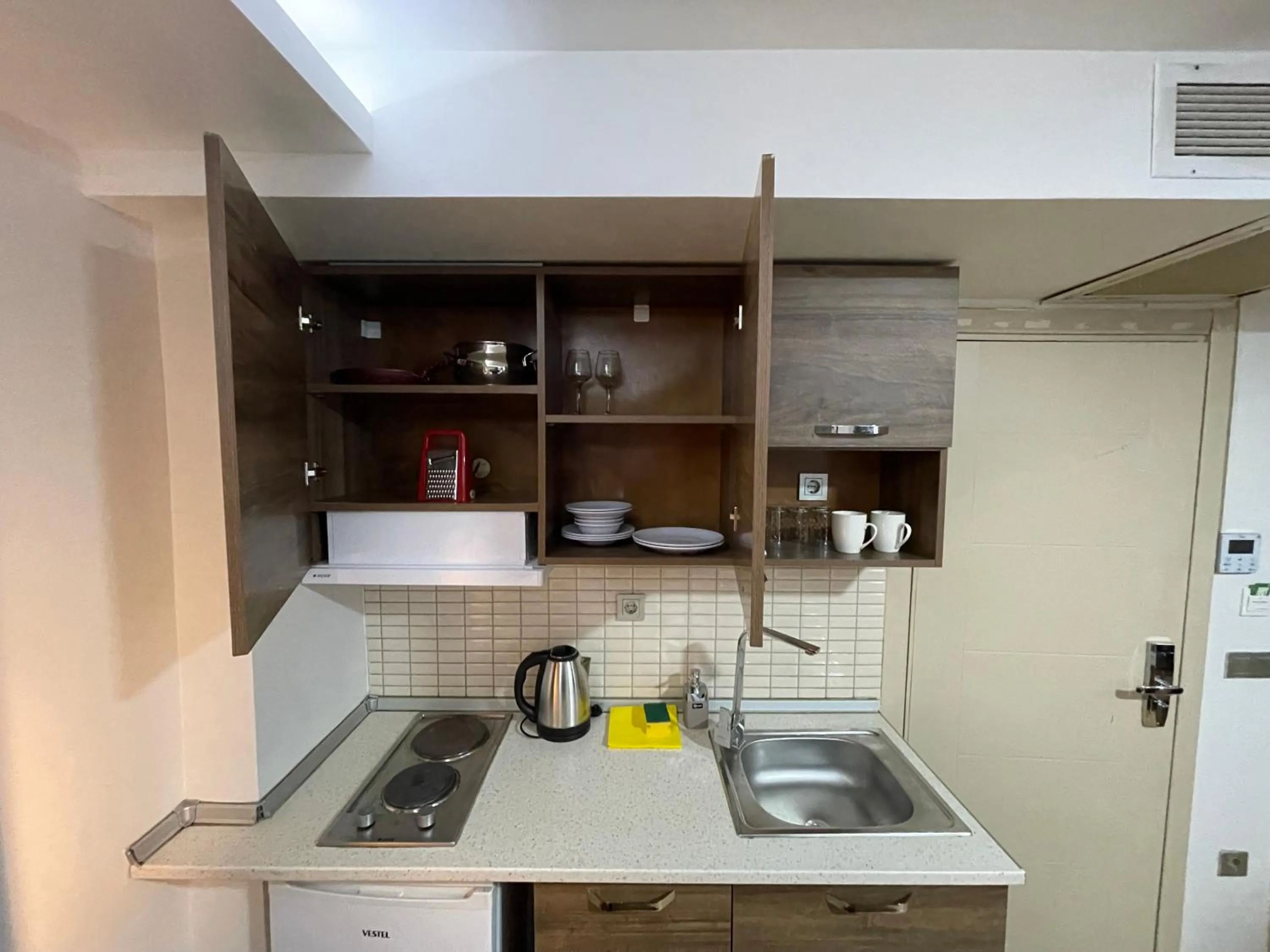 Coffee/tea facilities in Elegance Suites