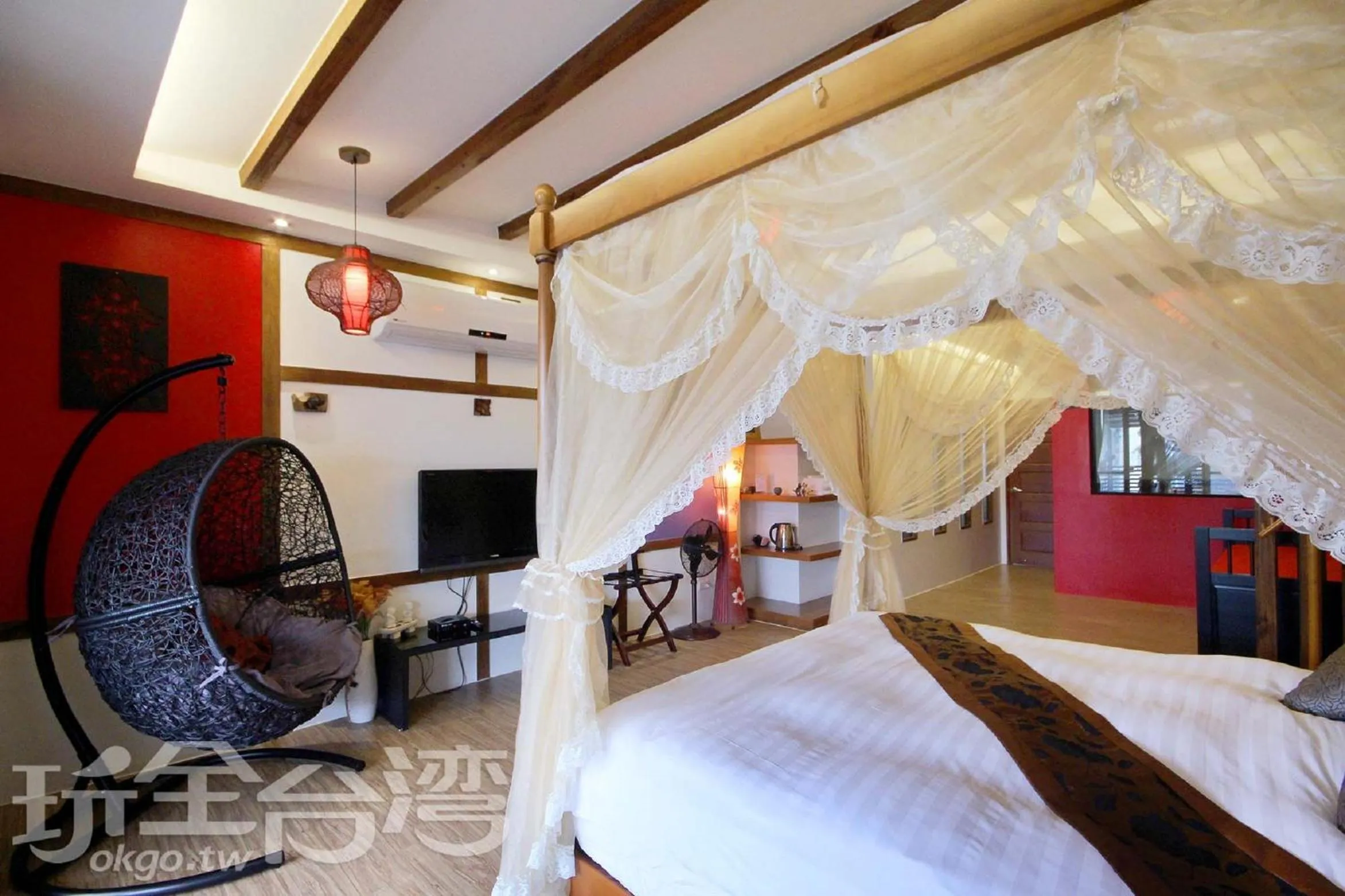 Decorative detail, Bed in Park 61