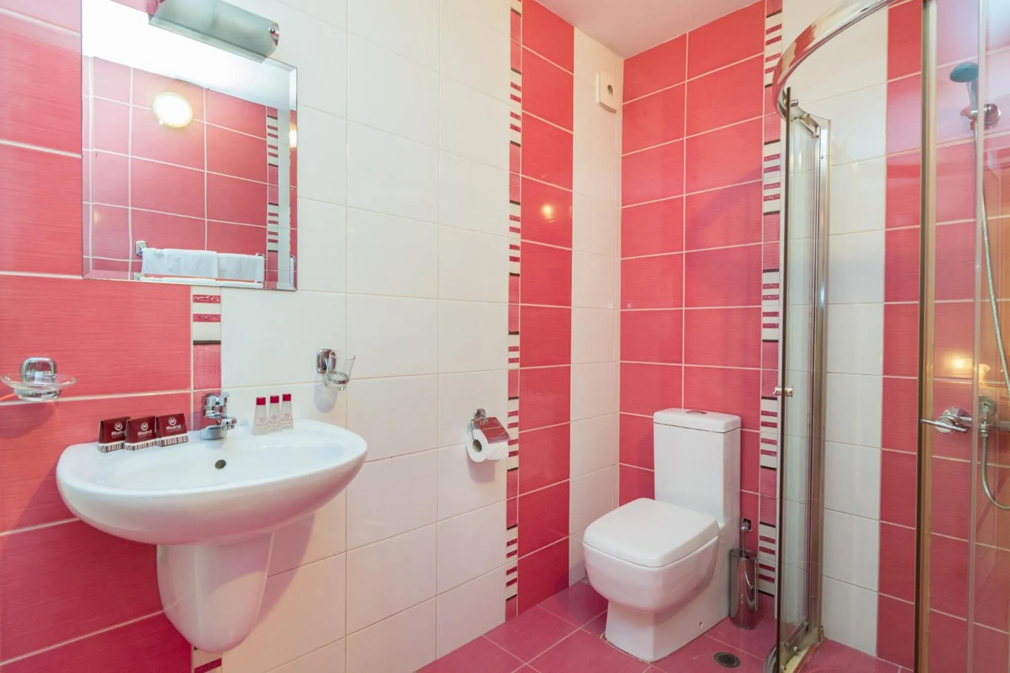 Bathroom in Family Hotel Madrid