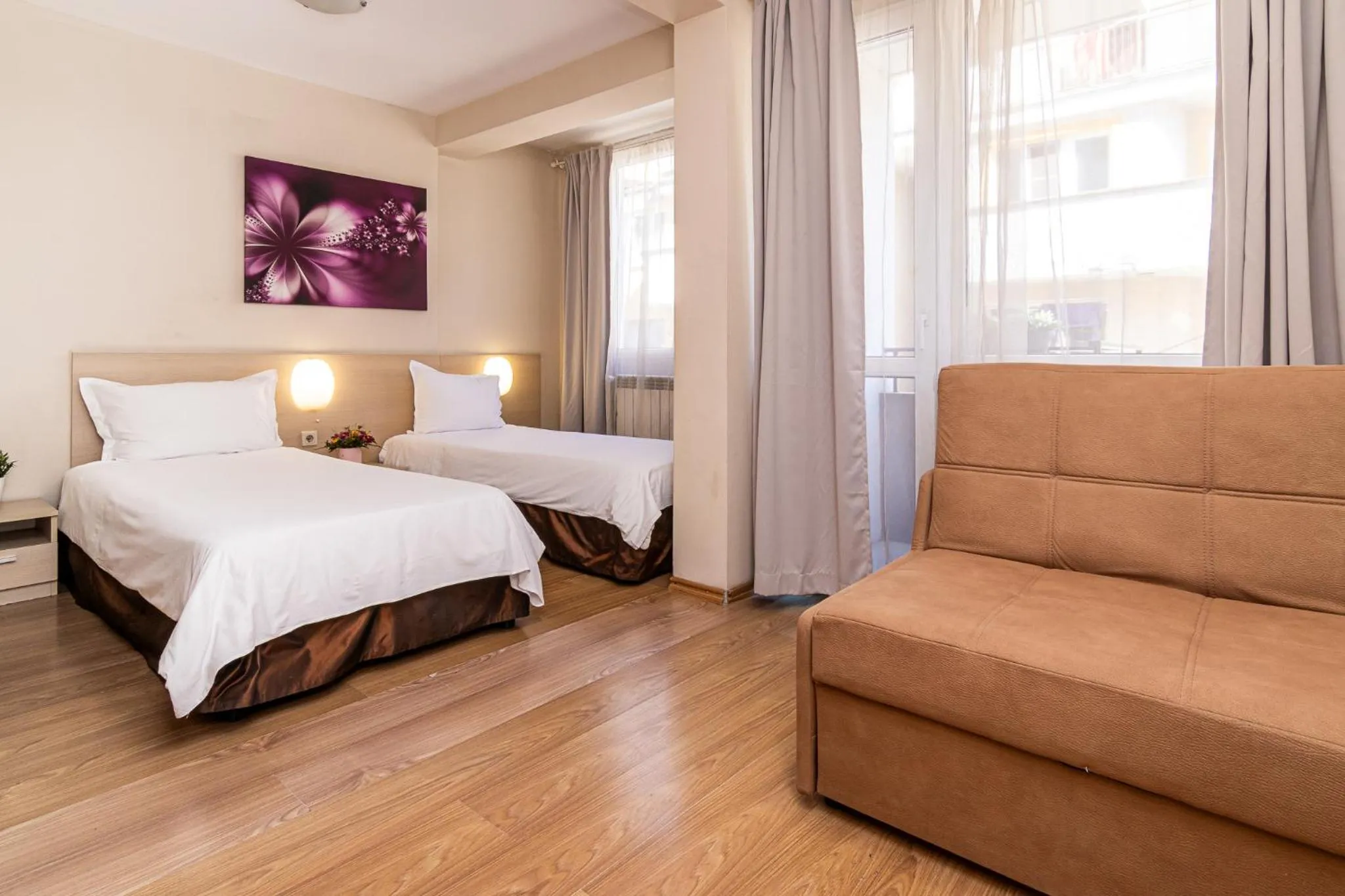 Photo of the whole room, Bed in Family Hotel Madrid