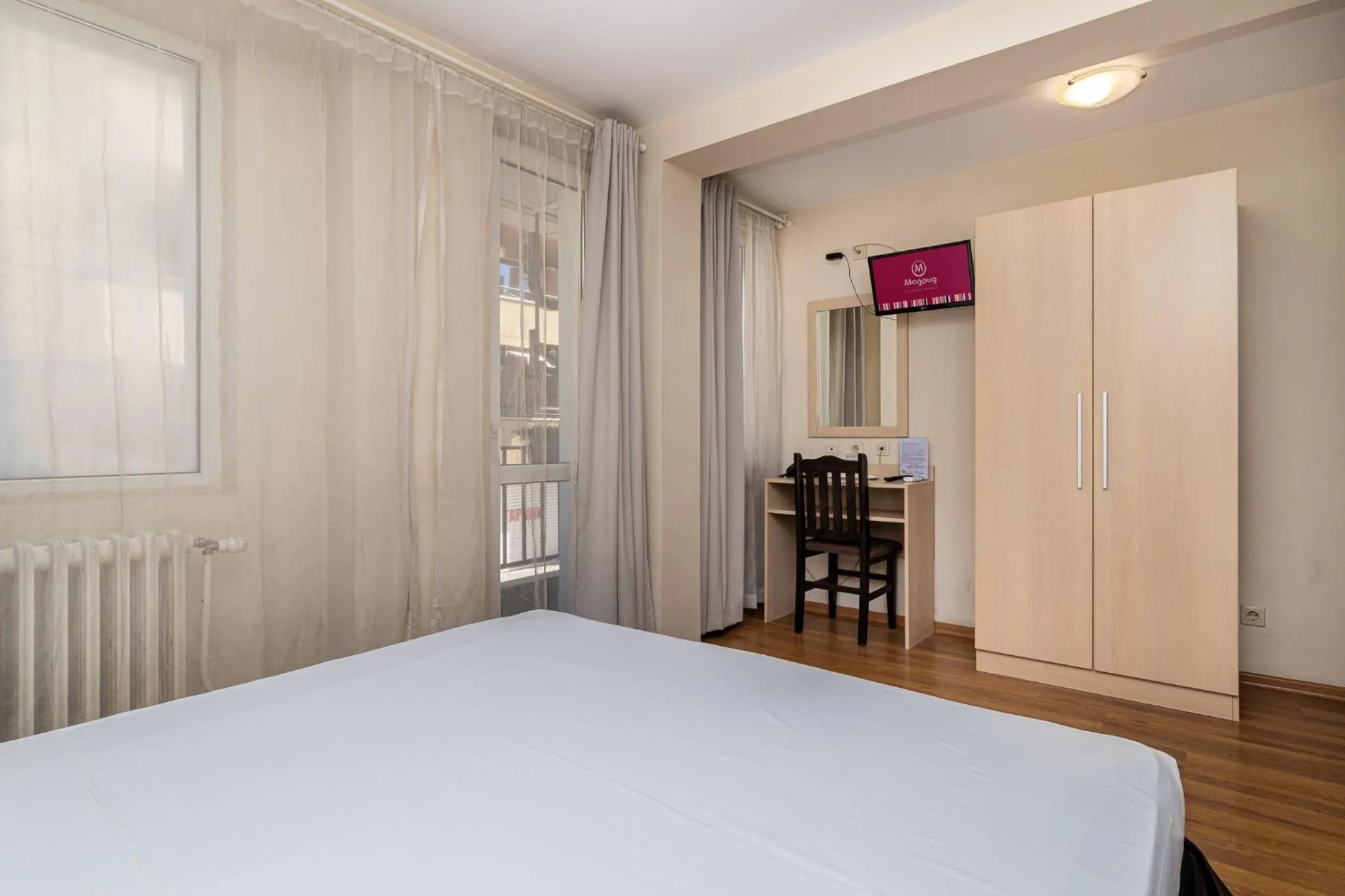 Photo of the whole room, Bed in Family Hotel Madrid