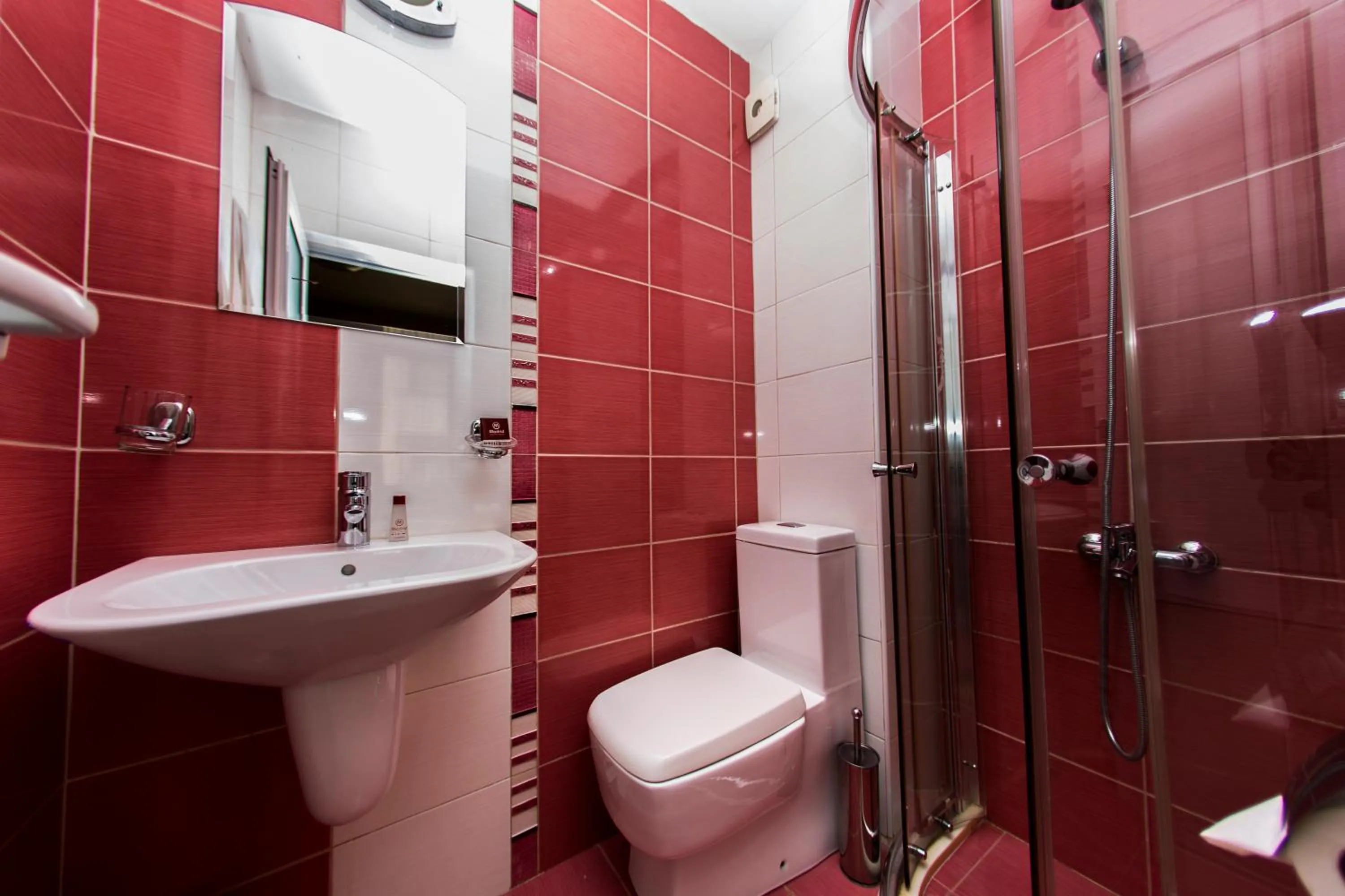 Bathroom in Family Hotel Madrid