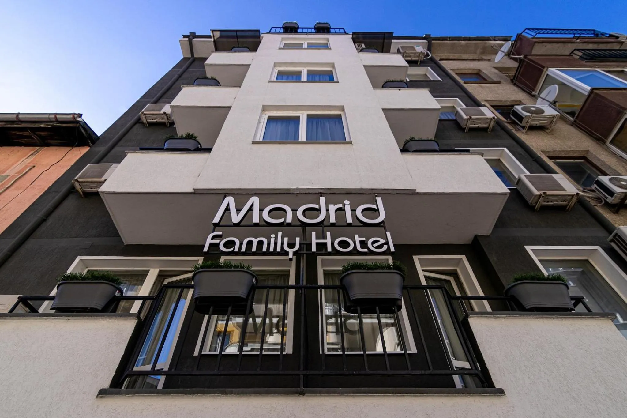 Property building in Family Hotel Madrid