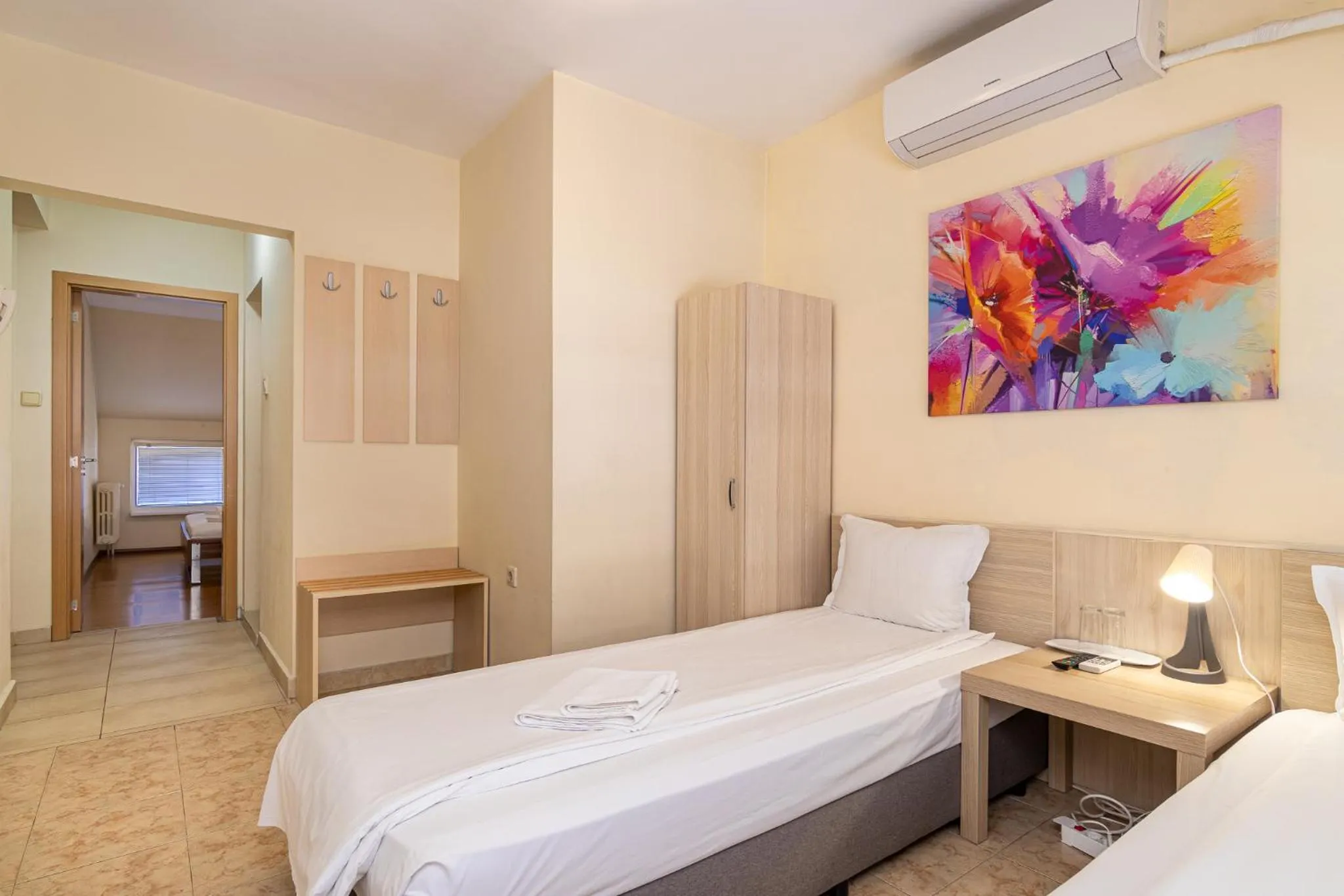 Photo of the whole room, Bed in Family Hotel Madrid