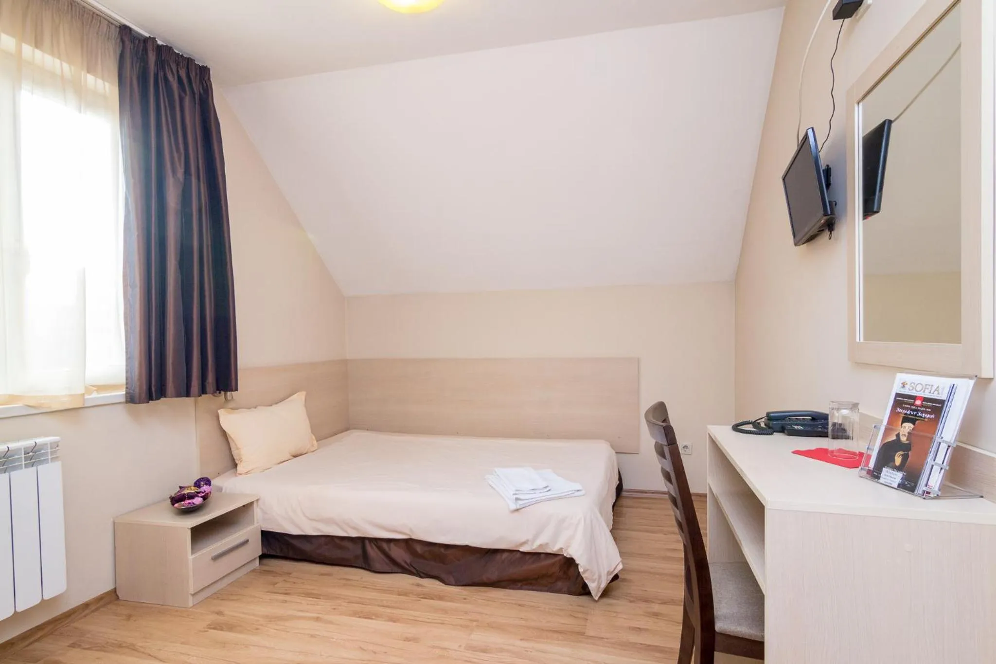 Bed in Family Hotel Madrid