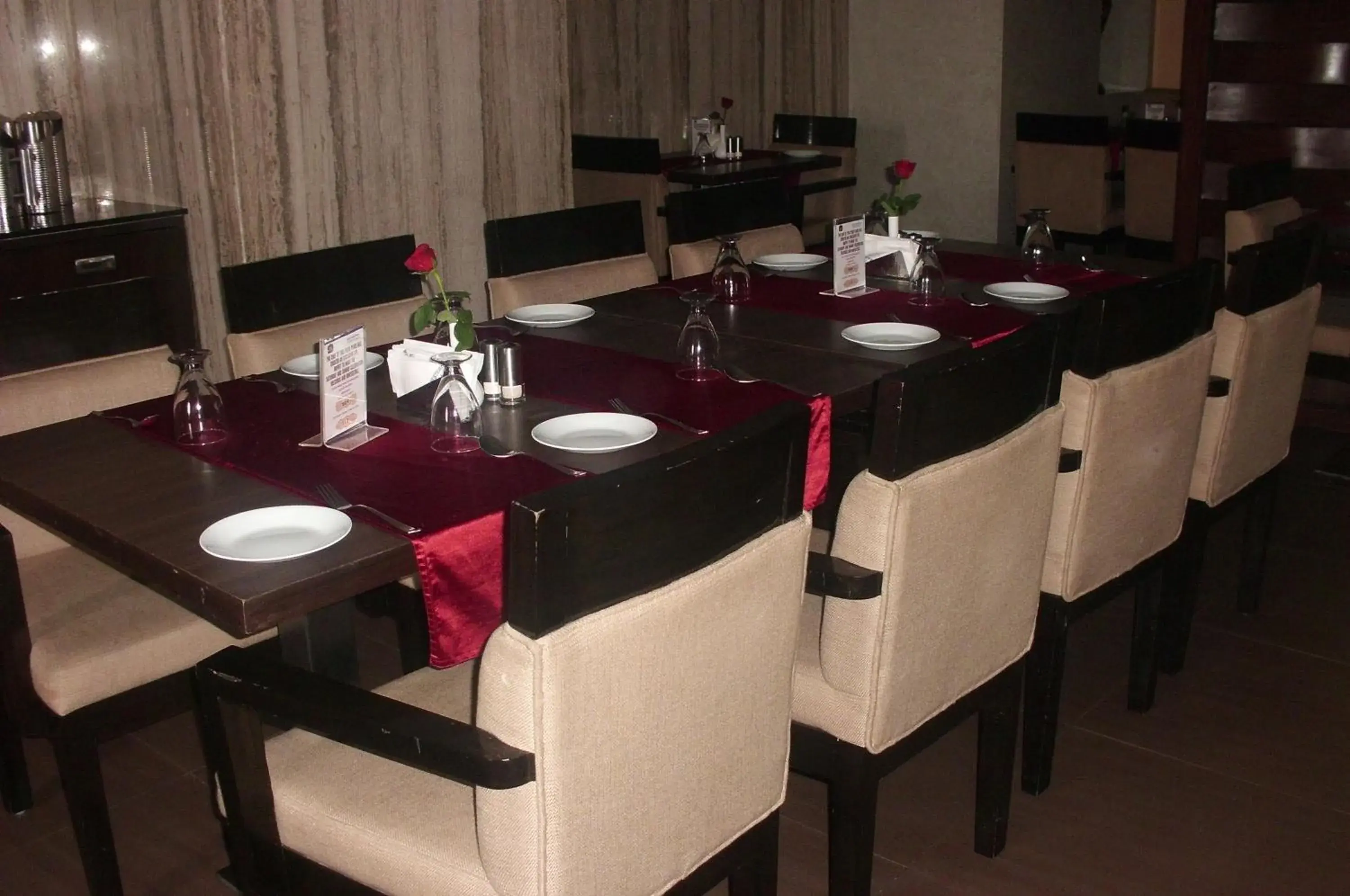 Restaurant/places to eat in SVN GRAND Restaurant/places to eat in SVN GRAND