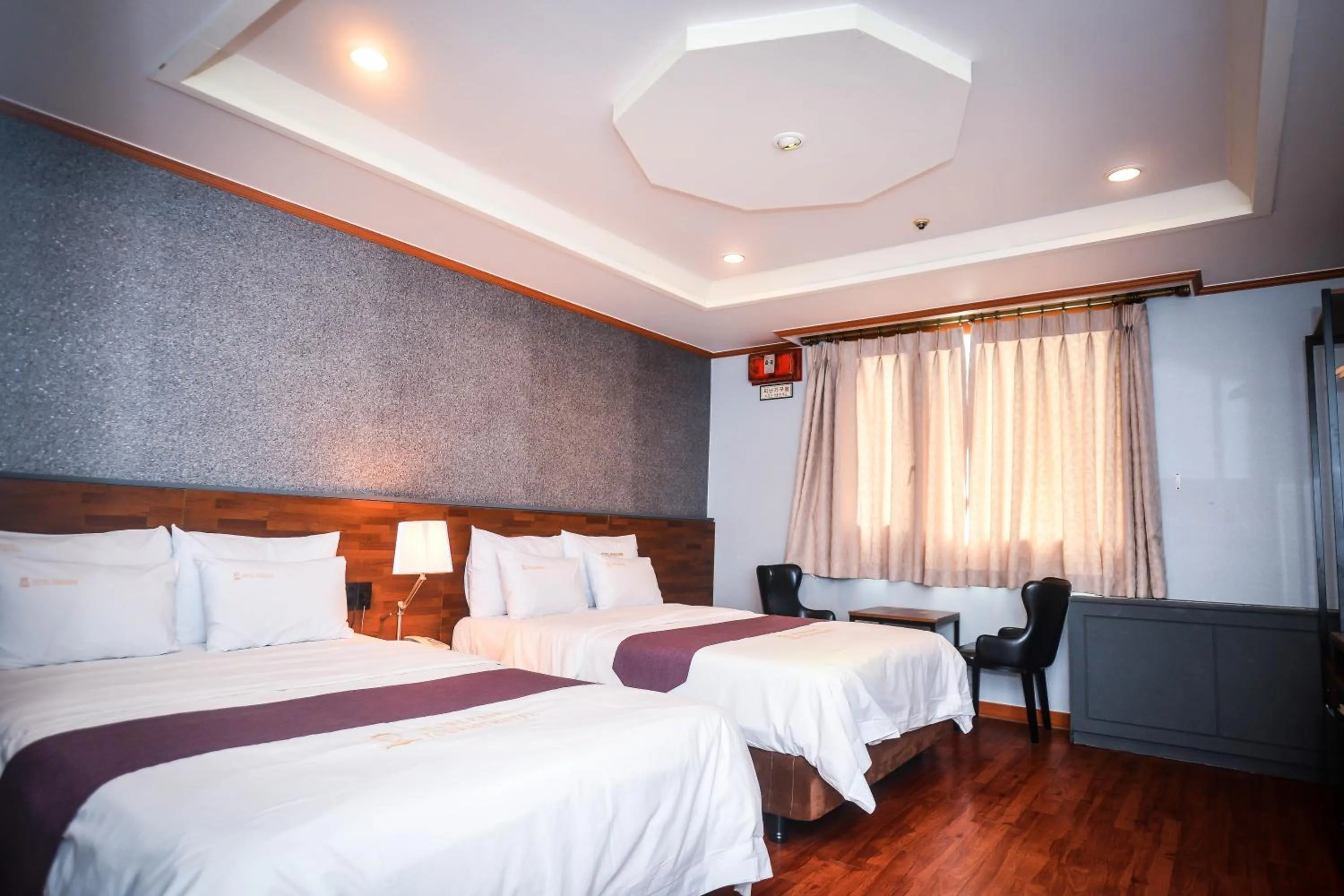 Bed in Hotel Noblesse