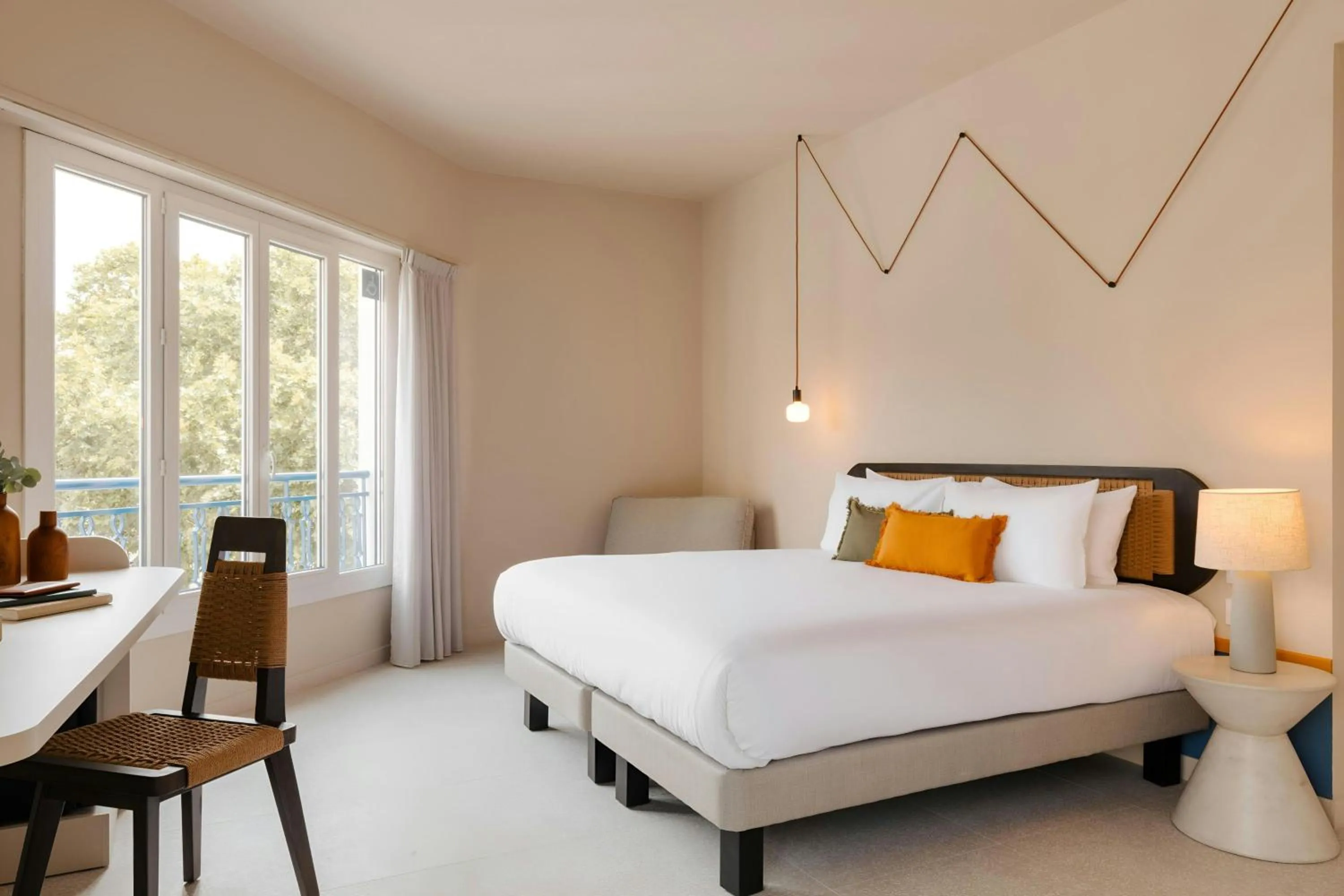 Bedroom, Bed in Yelo Promenade Hotel, Sonder Hotel by Marriott Bonvoy