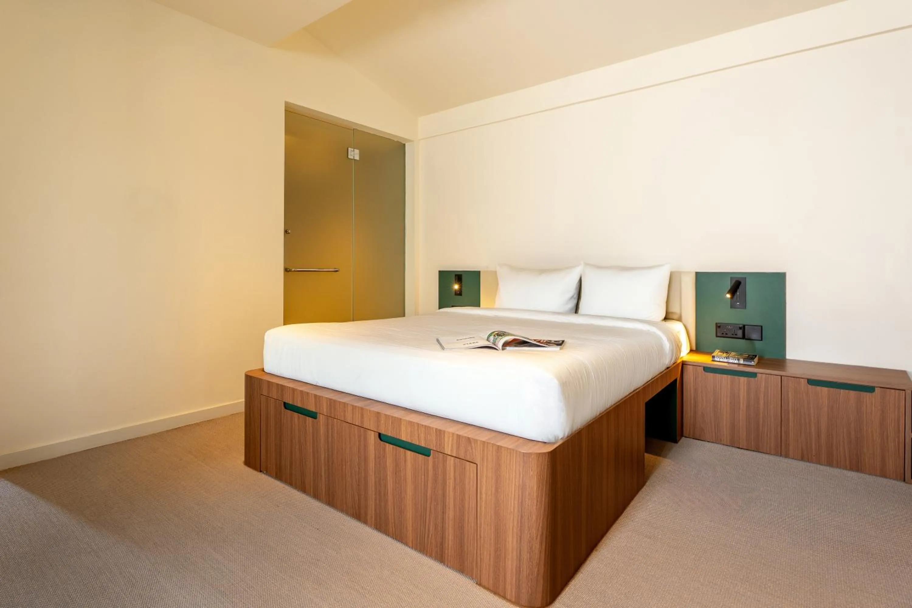 Bed in Weave Suites - Midtown