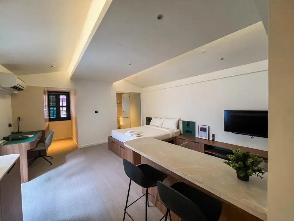 Bed in Weave Suites - Midtown Bed in Weave Suites - Midtown