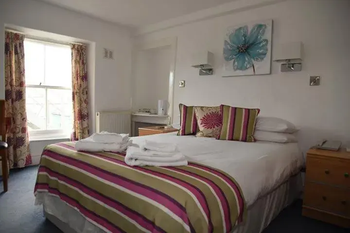 Bedroom, Bed in Harry's Hotel & Restaurant Bedroom, Bed in Harry's Hotel & Restaurant