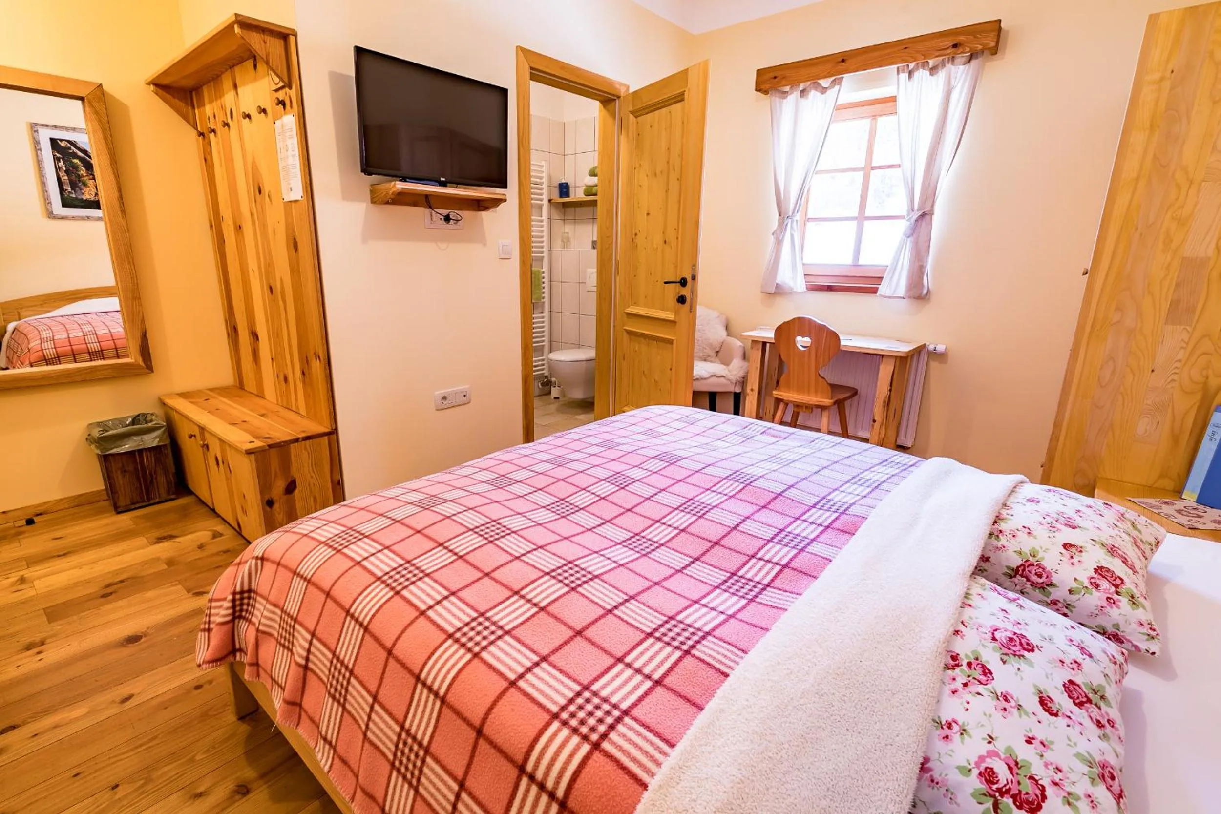 Photo of the whole room, Bed in Tourist Farm Šenkova Domačija