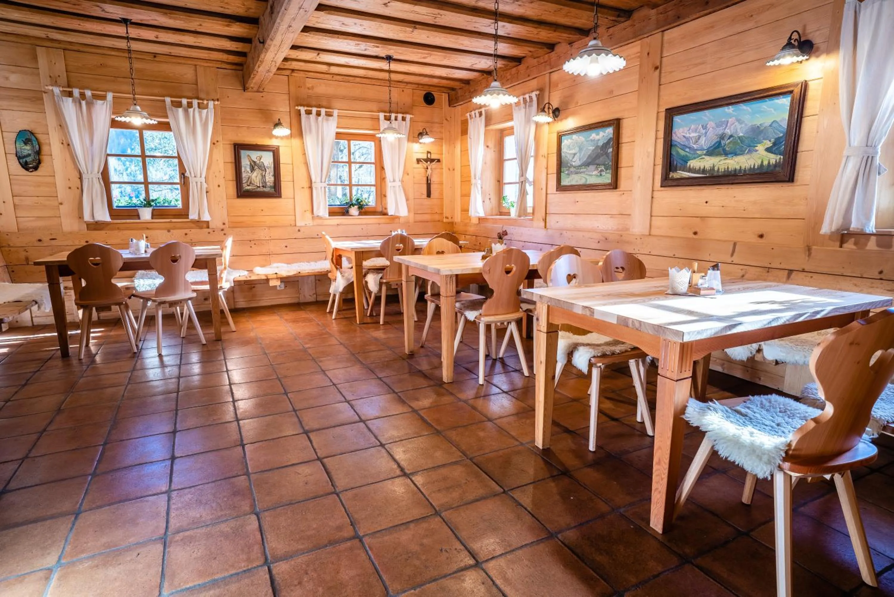 Restaurant/places to eat in Tourist Farm Šenkova Domačija
