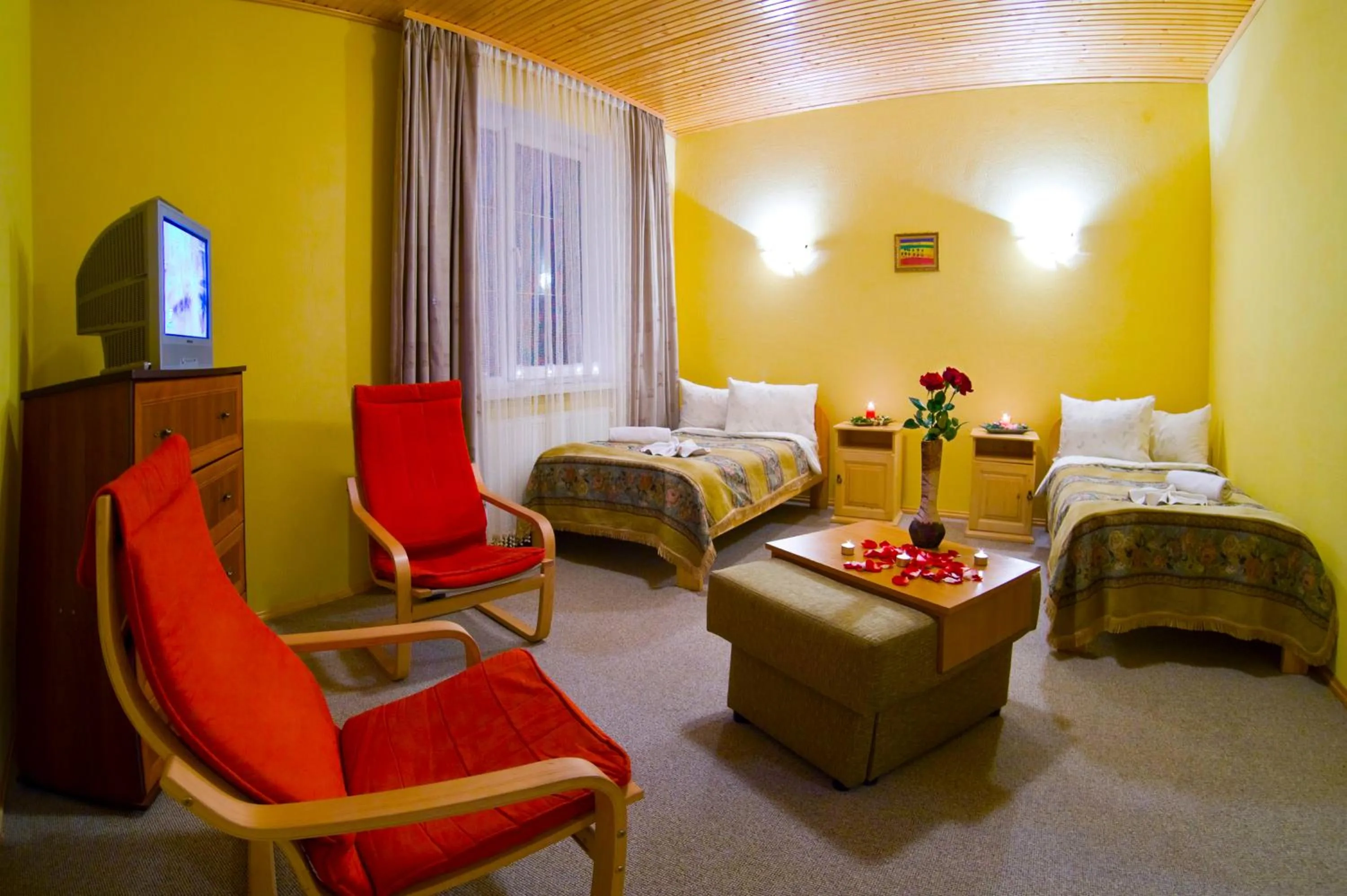 Bedroom, Bed in Oberig