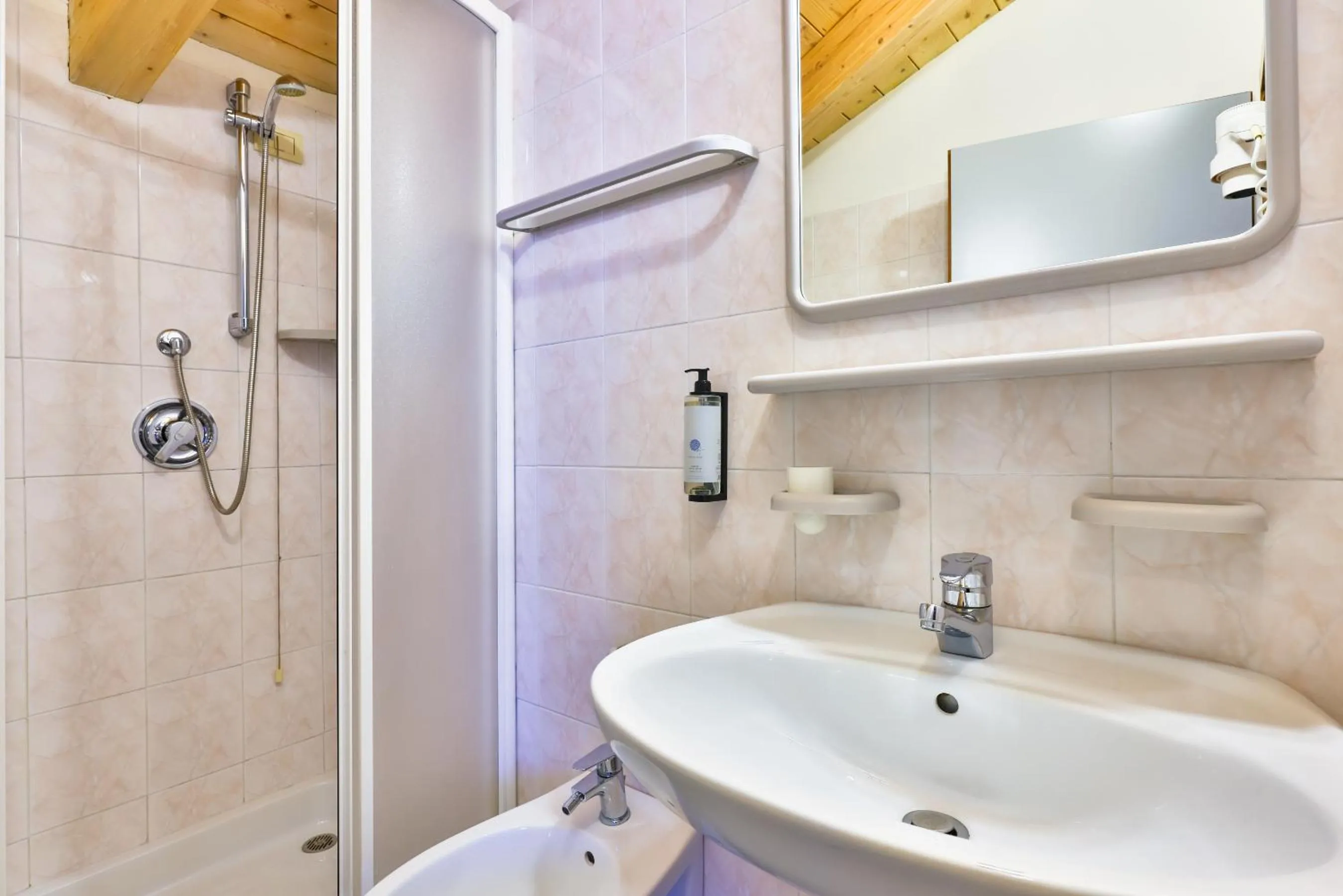 Bathroom in Ciccio Hotel Polsa di Brentonico
