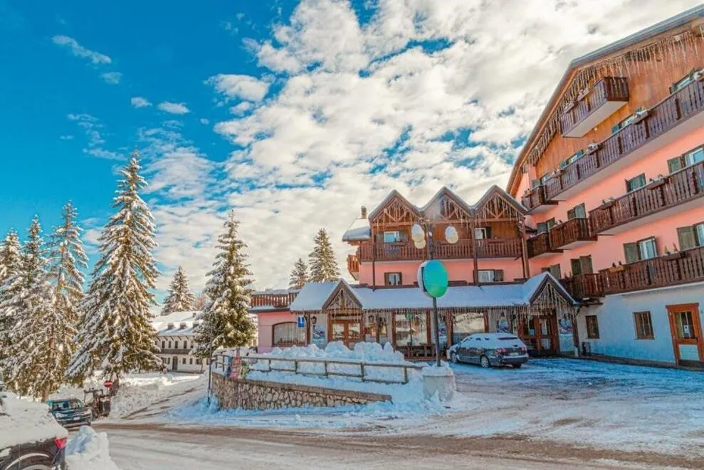 Property building in Ciccio Hotel Polsa di Brentonico