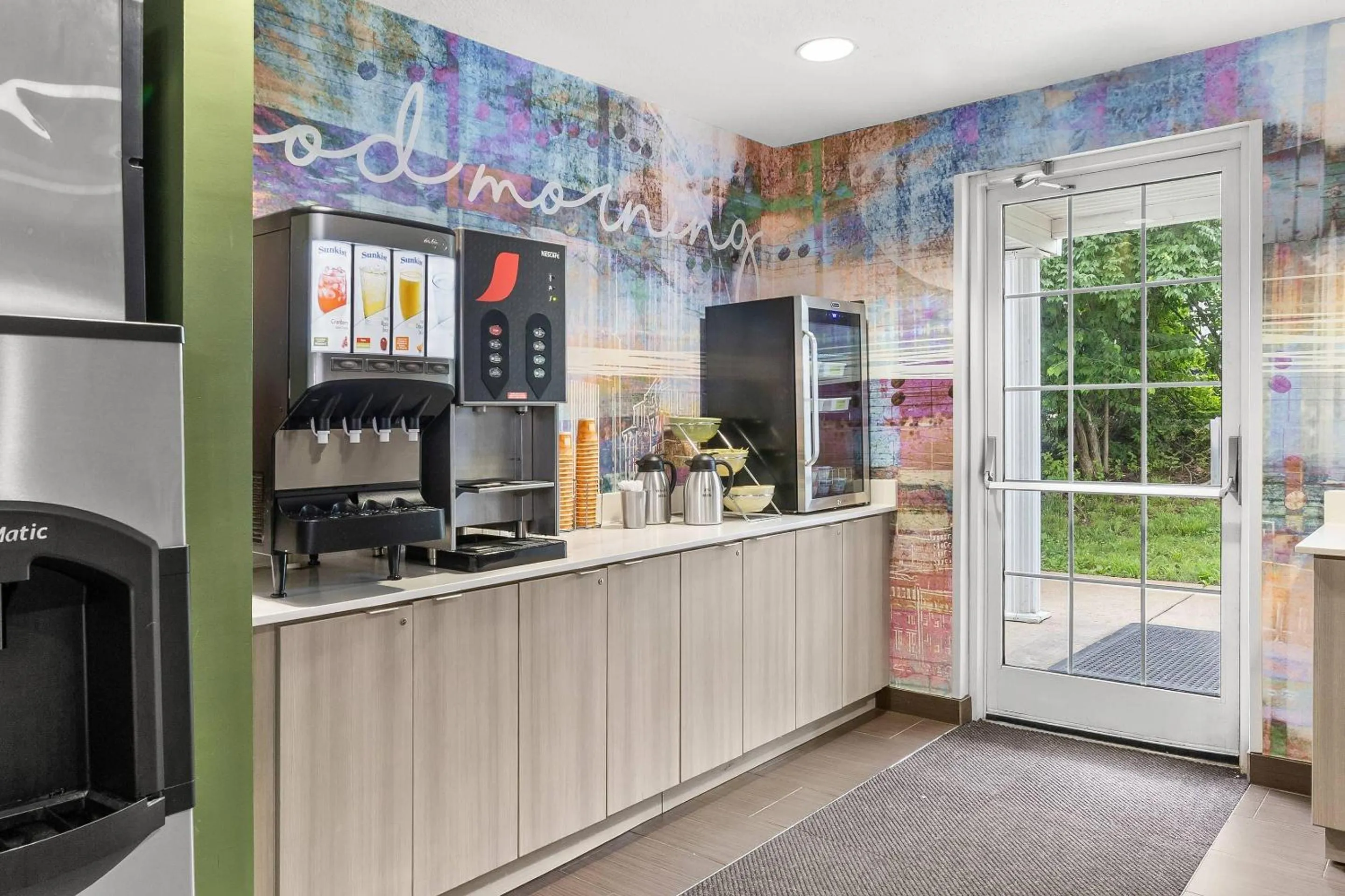 Breakfast in Quality Inn & Suites Nashville - Bellevue