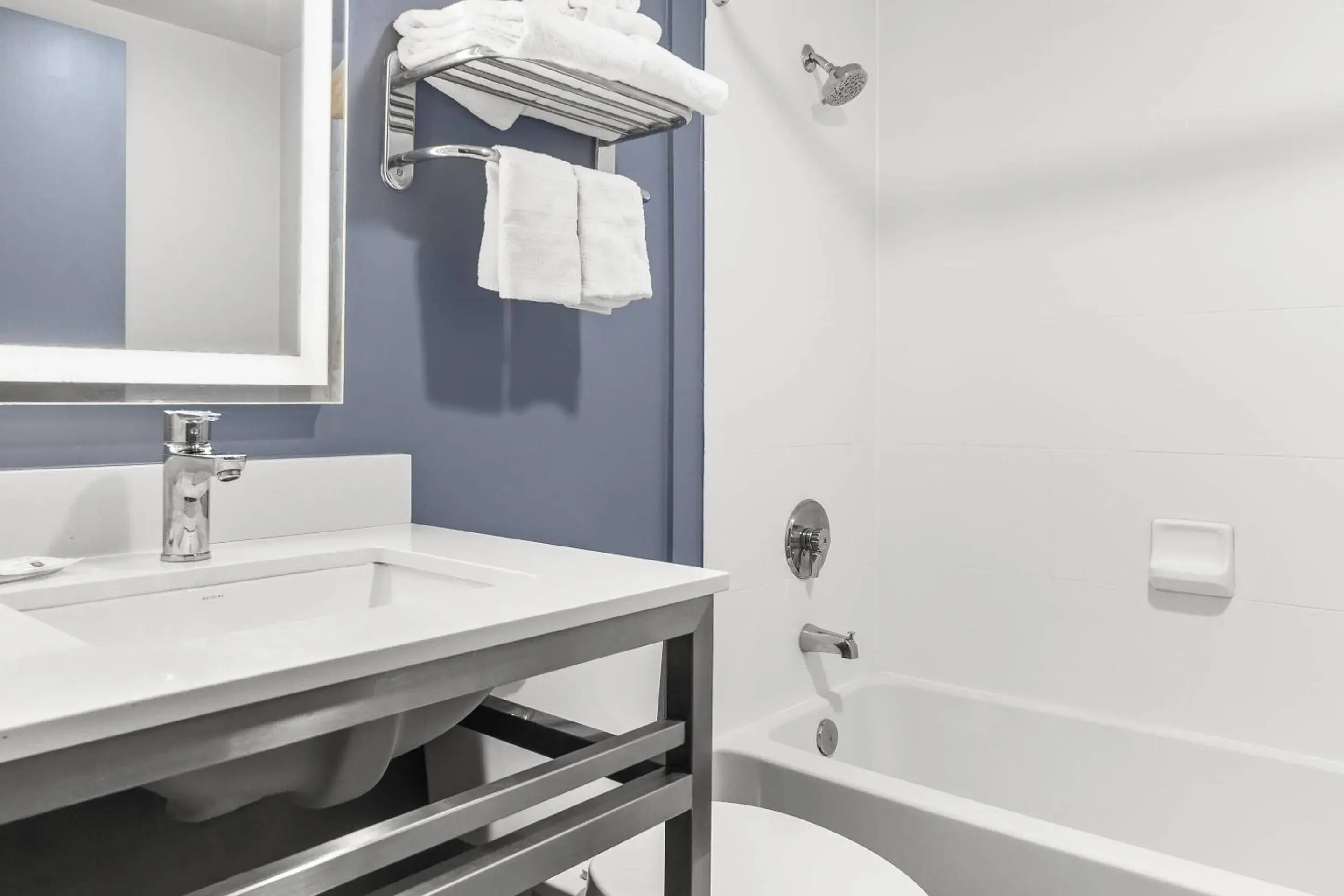 Bedroom in Quality Inn & Suites Nashville - Bellevue Bedroom in Quality Inn & Suites Nashville - Bellevue