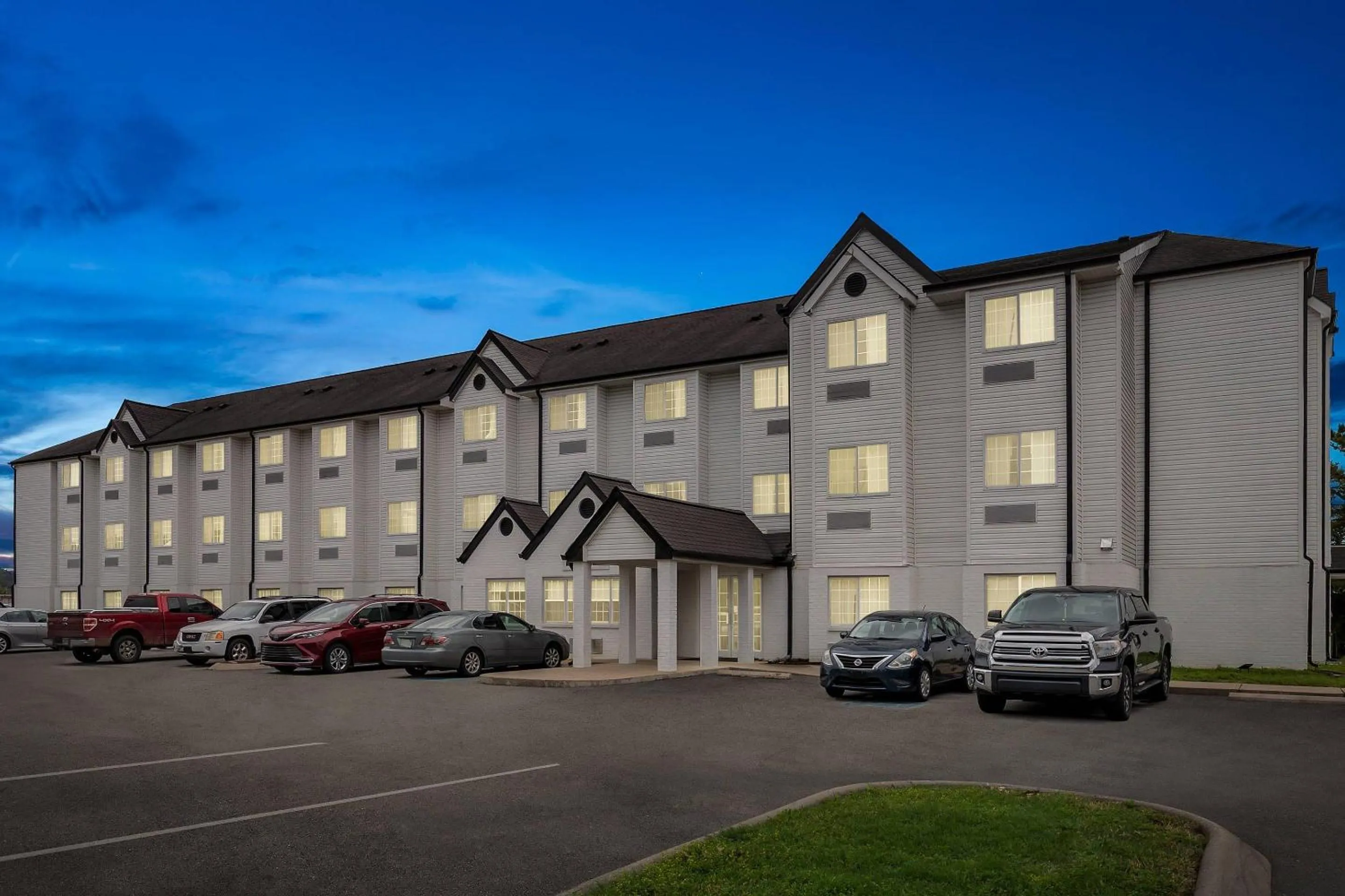 Property building in Quality Inn & Suites Nashville - Bellevue