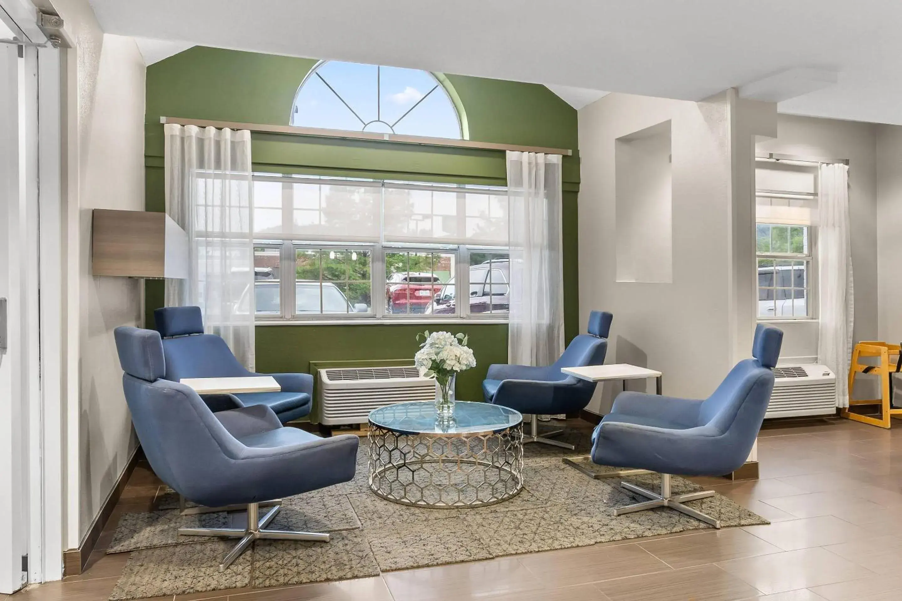 Lobby or reception in Quality Inn & Suites Nashville - Bellevue Lobby or reception in Quality Inn & Suites Nashville - Bellevue