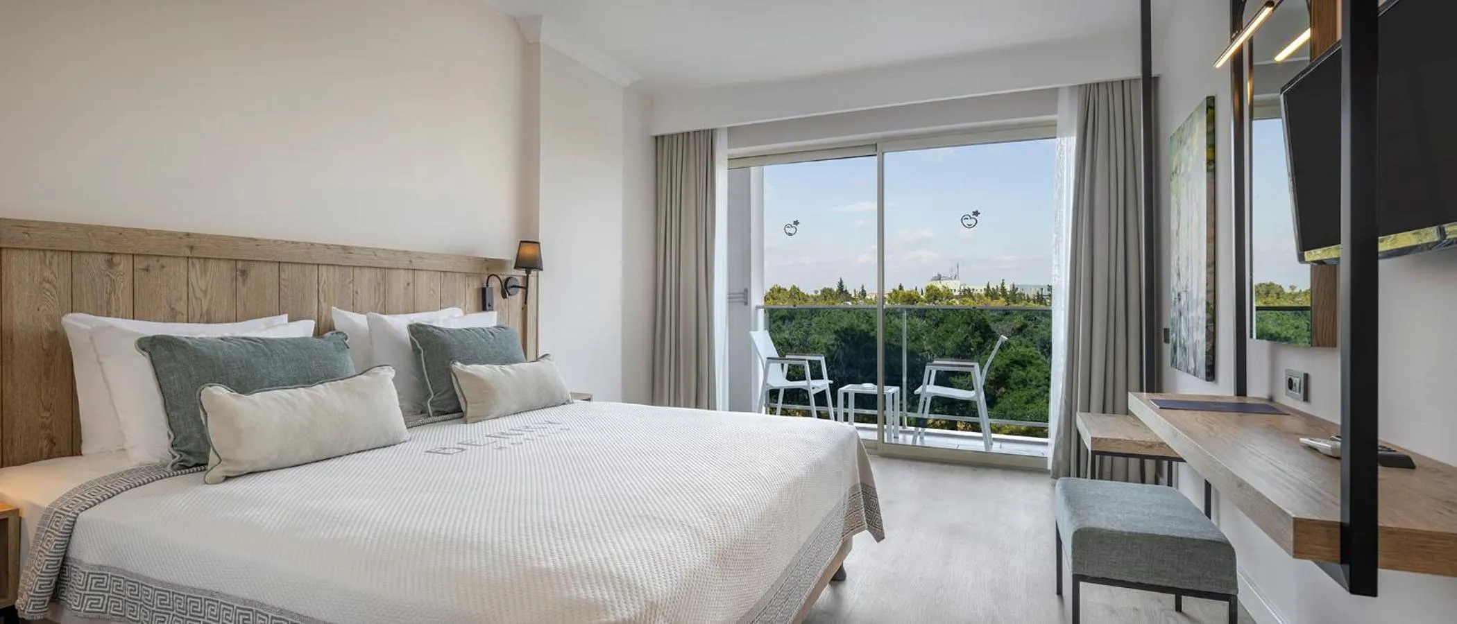 Photo of the whole room, Bed in Berry Blue Hotels