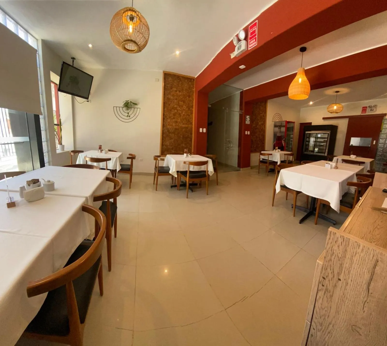 Restaurant/places to eat in Rua Hoteles Talara