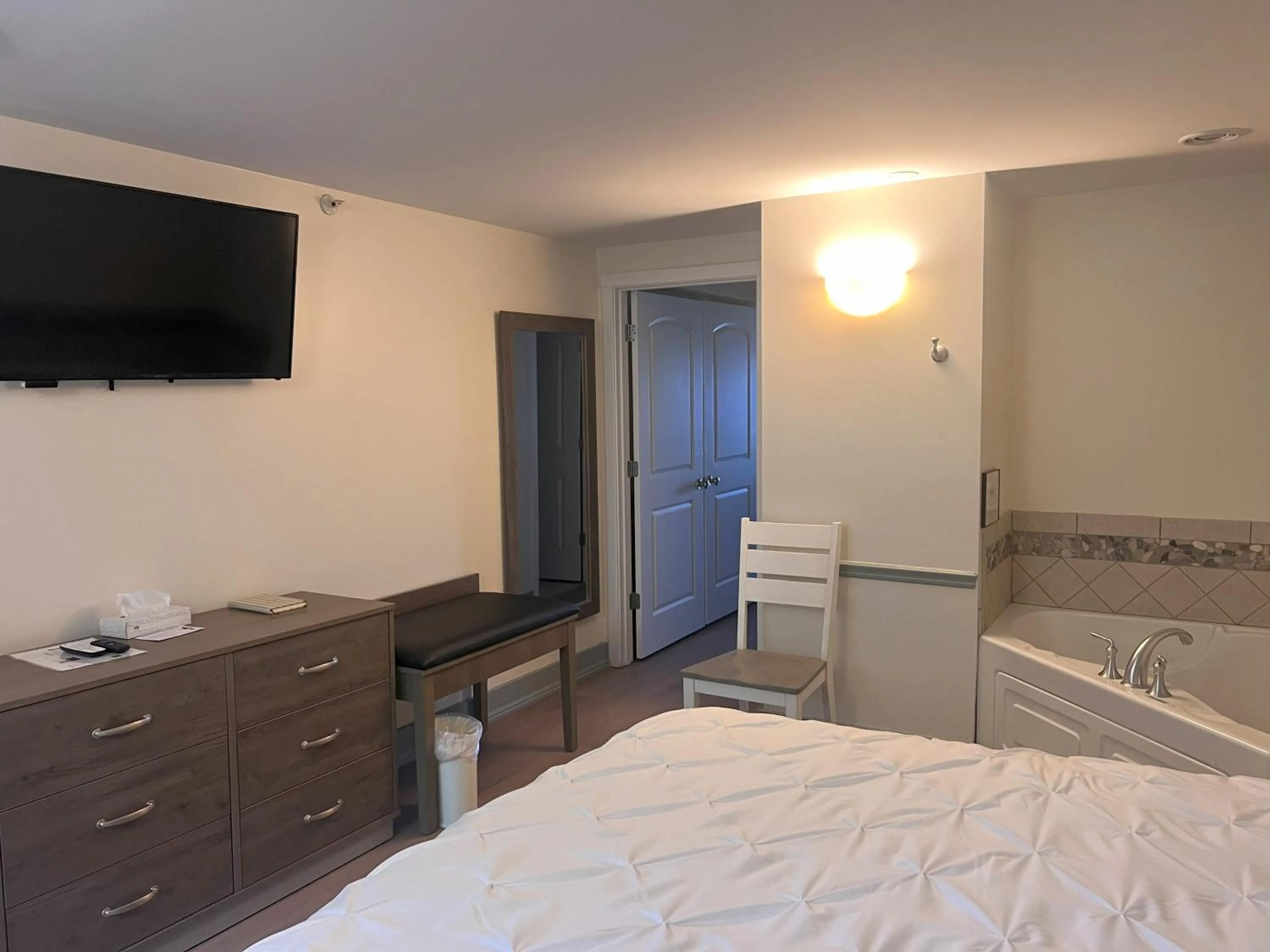 Bed in Trade Winds on the Bay