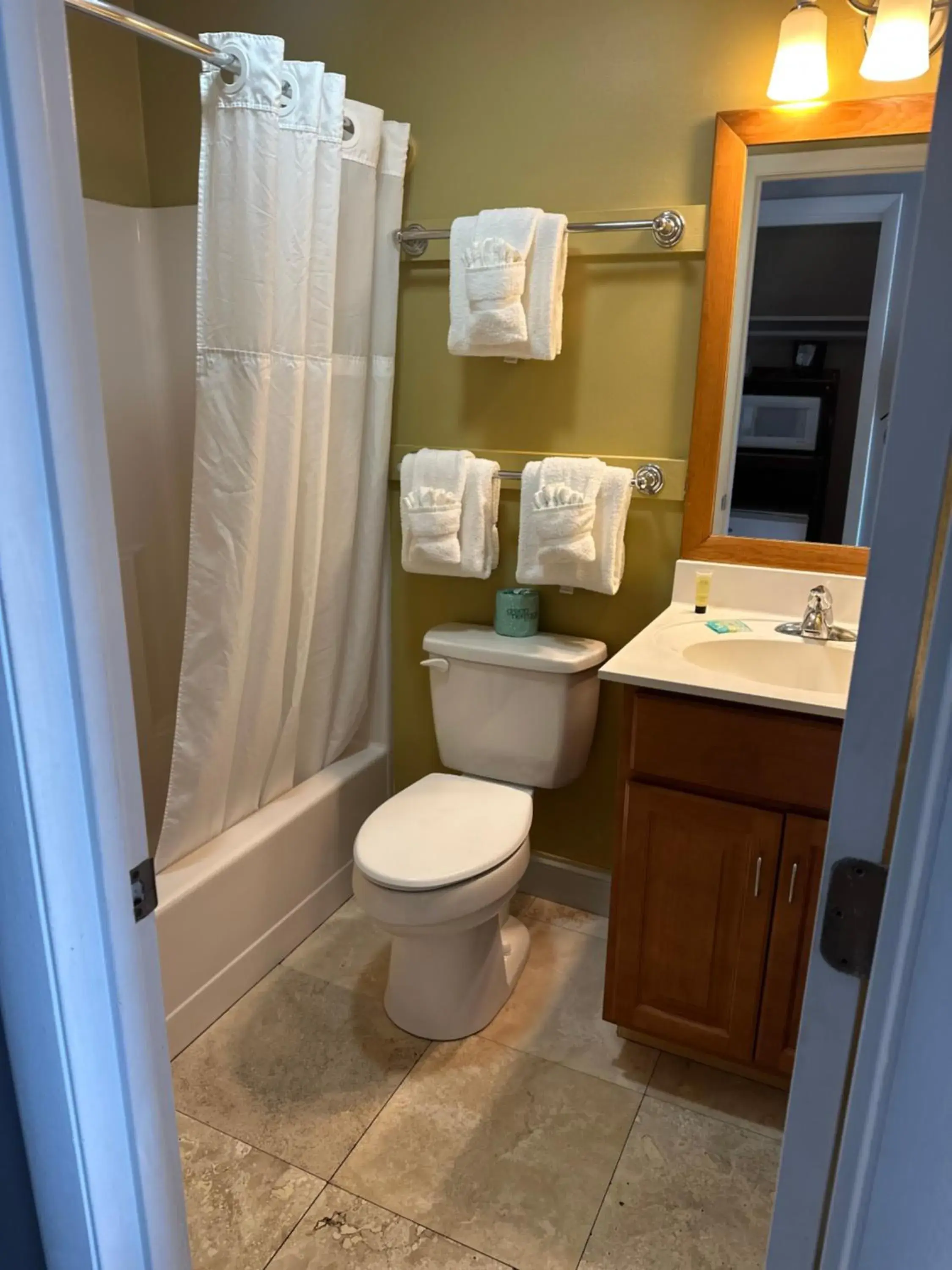 Double Room with Balcony in Trade Winds on the Bay Double Room with Balcony in Trade Winds on the Bay