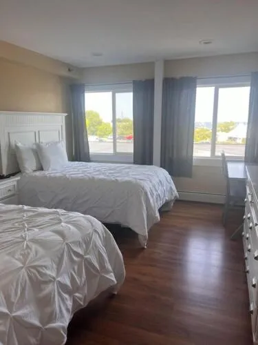 Bed in Trade Winds on the Bay