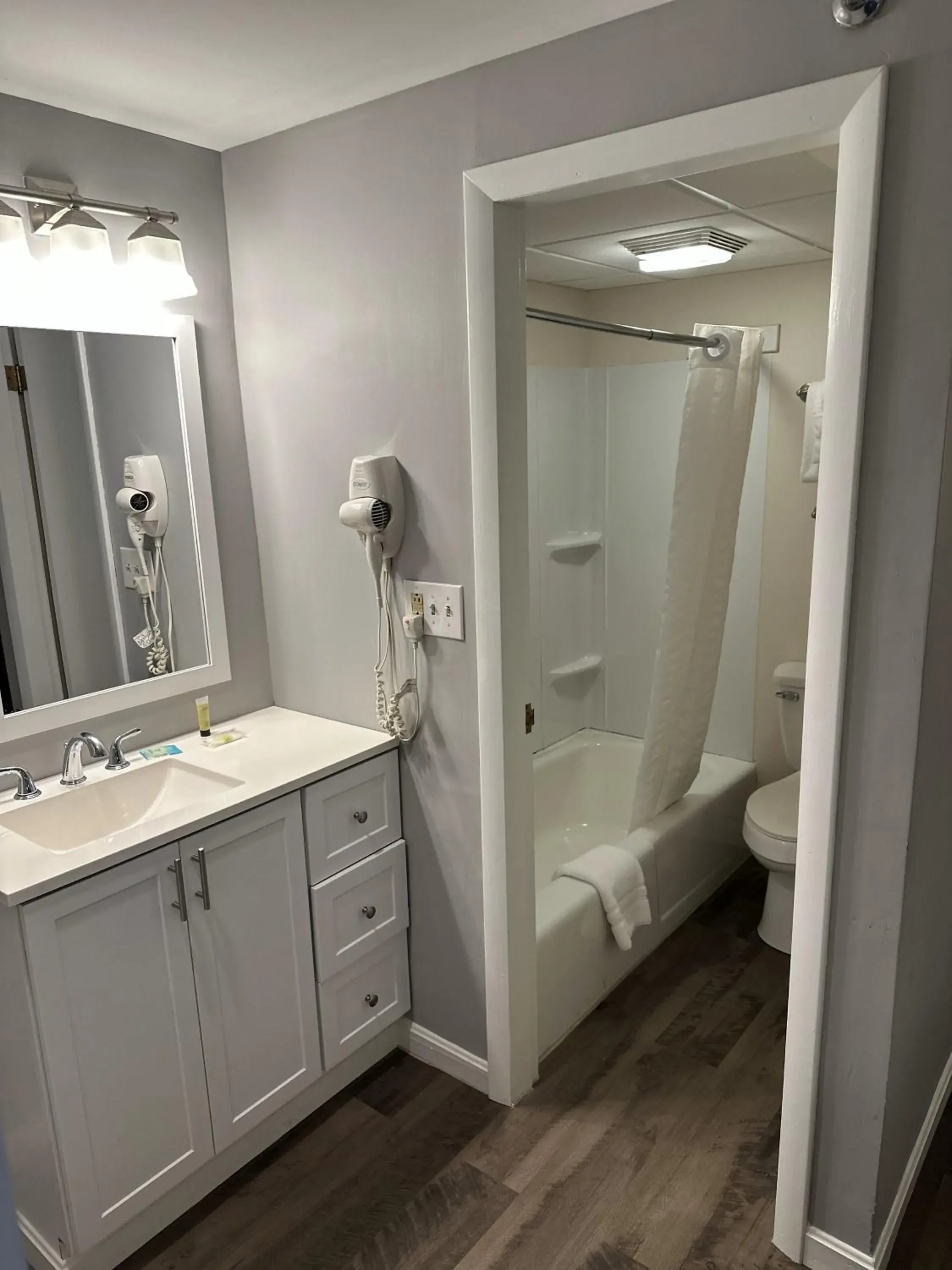 Standard Double Room in Trade Winds on the Bay Standard Double Room in Trade Winds on the Bay