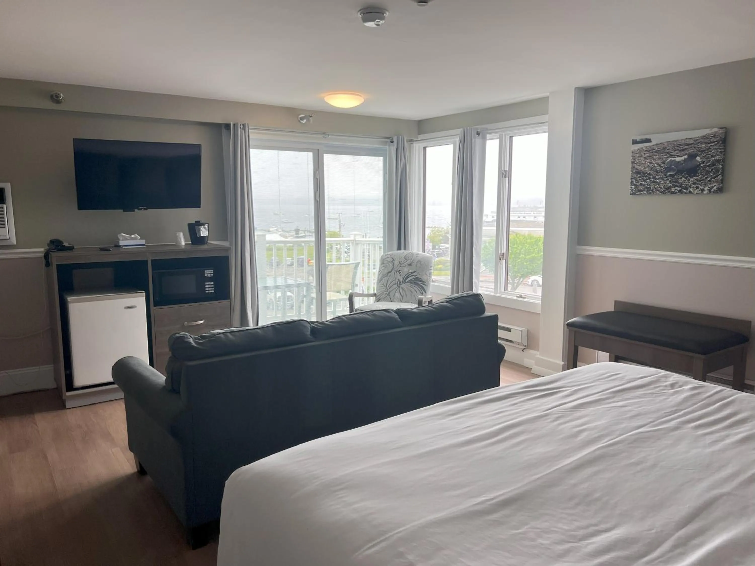 Bed in Trade Winds on the Bay