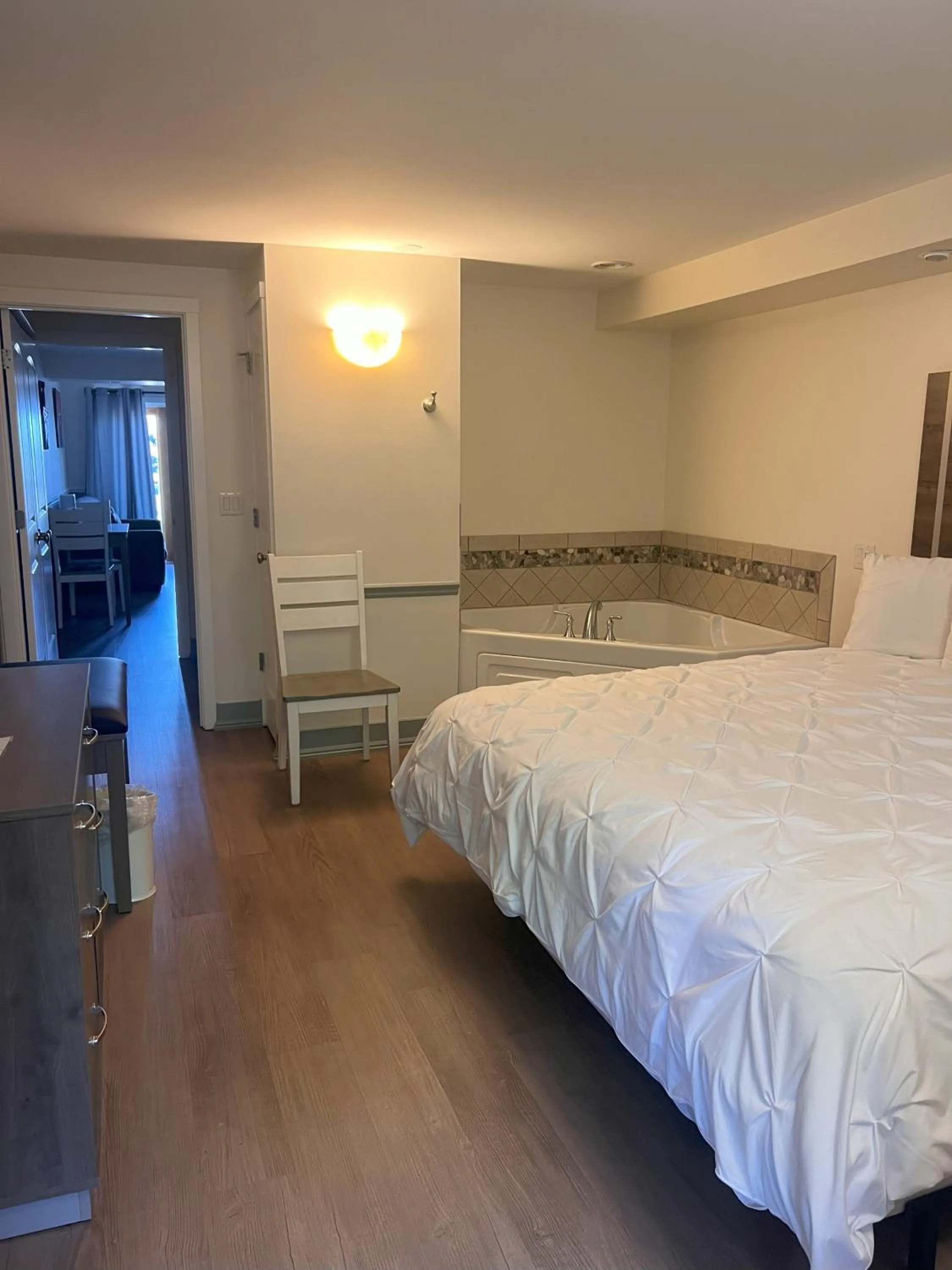 Bed in Trade Winds on the Bay