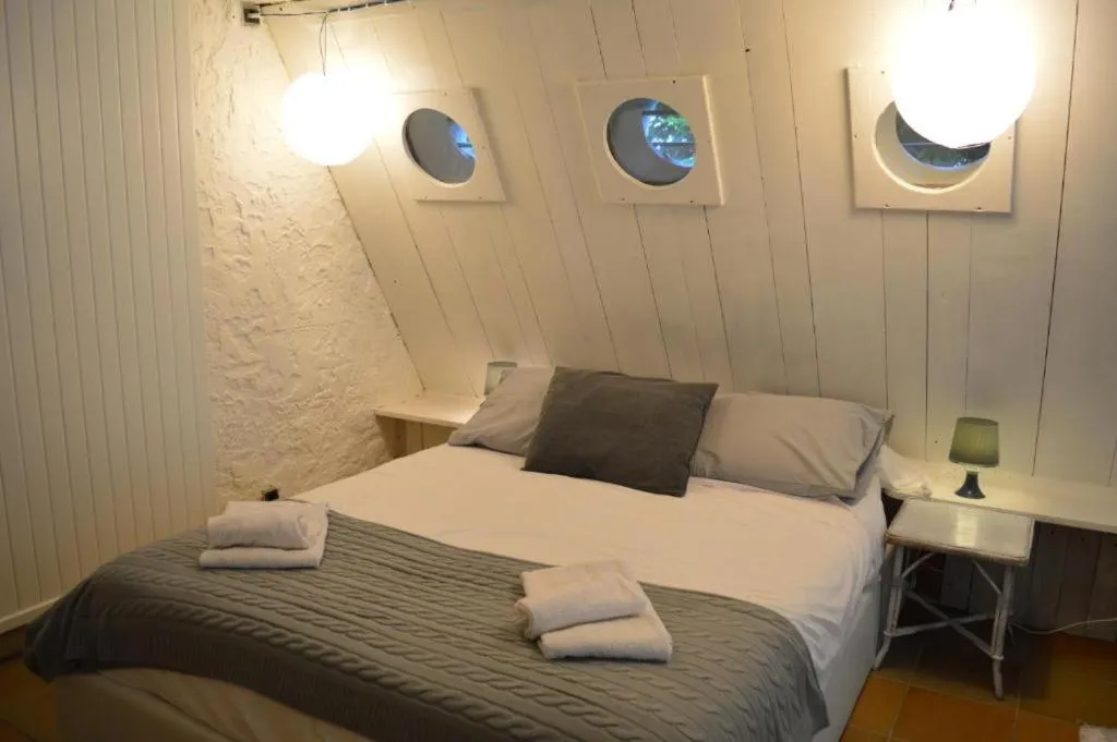 Bedroom, Bed in Casa mARTa : Suites, terrasses et vue panoramique