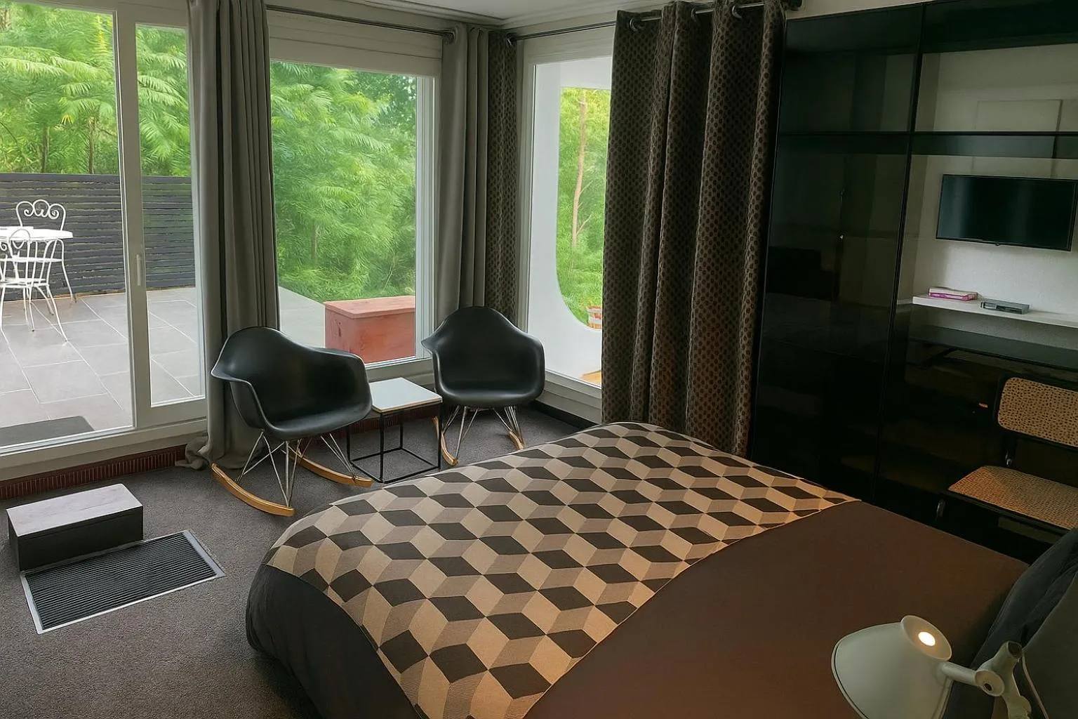 Bedroom, Bed in Casa mARTa : Suites, terrasses et vue panoramique