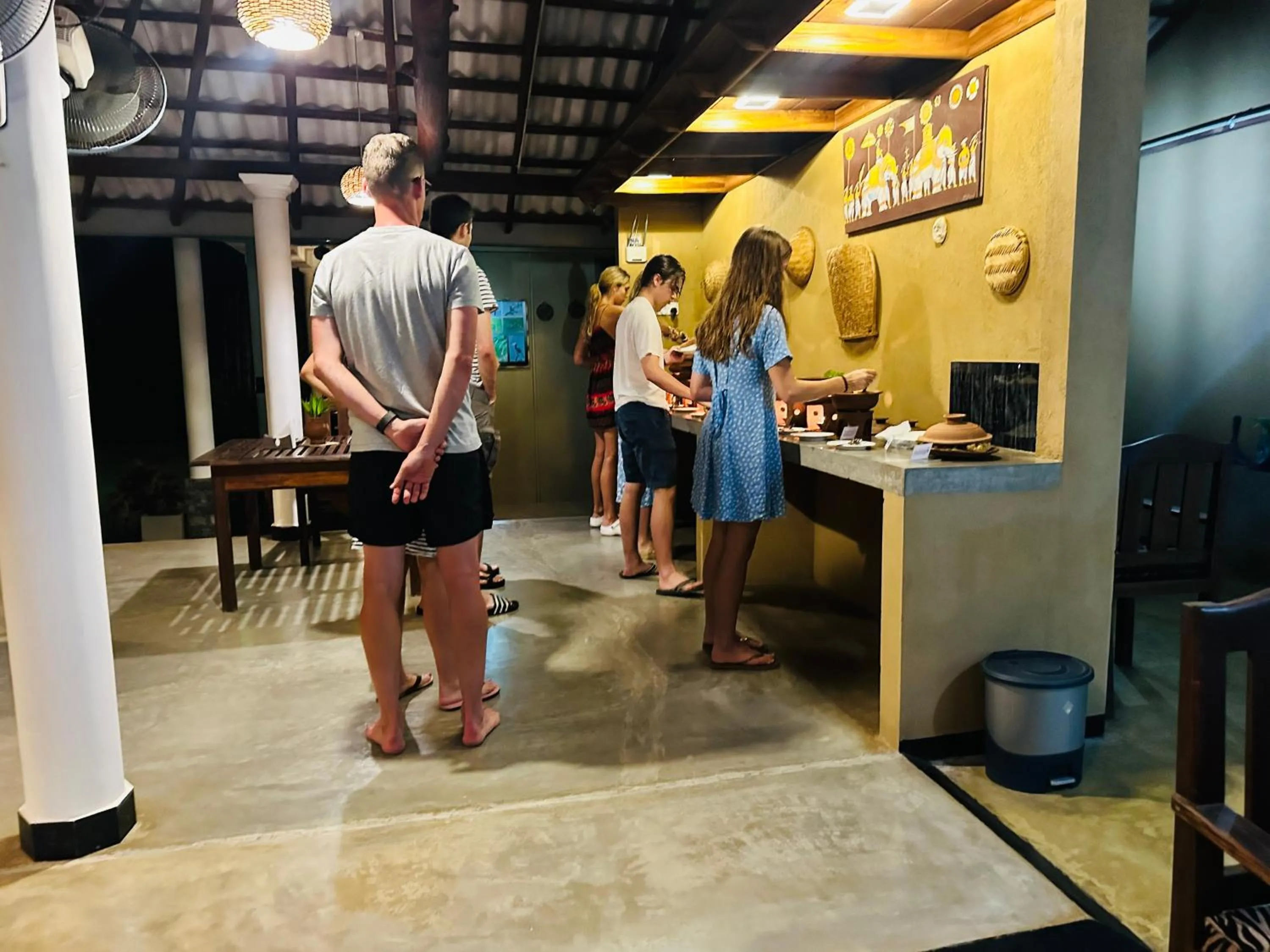 Restaurant/places to eat in Nature House