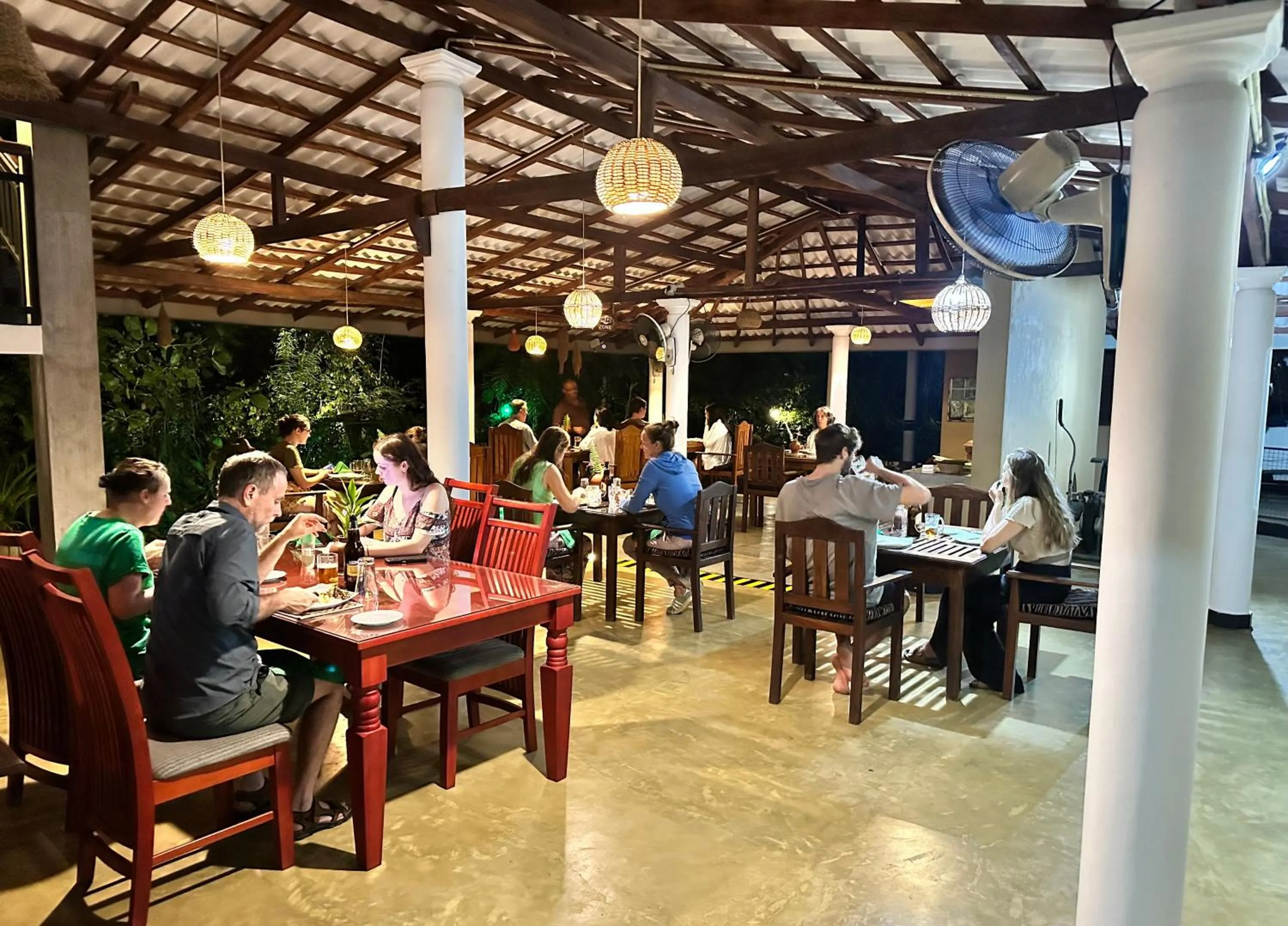 Restaurant/places to eat in Nature House