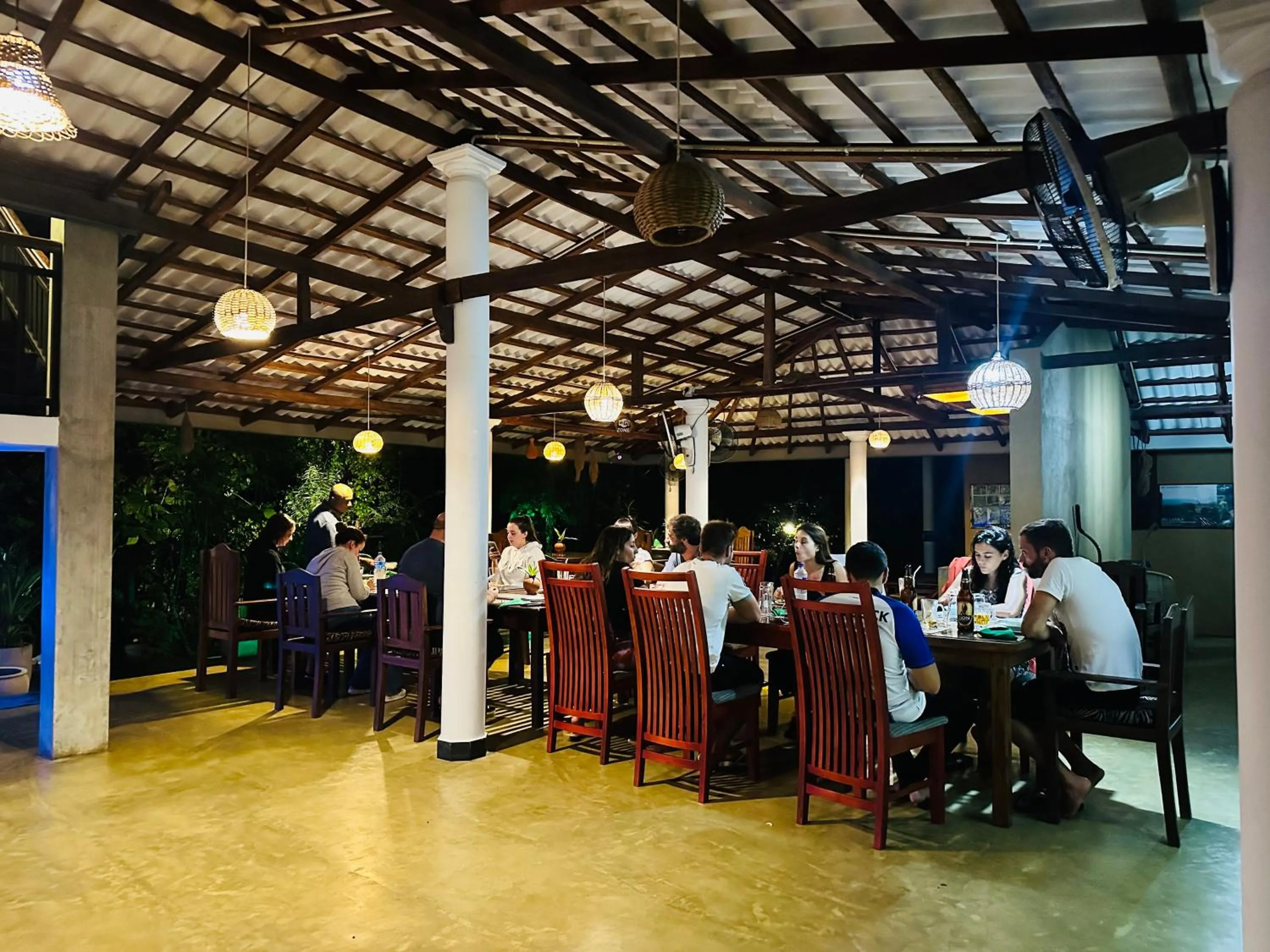 Restaurant/places to eat in Nature House
