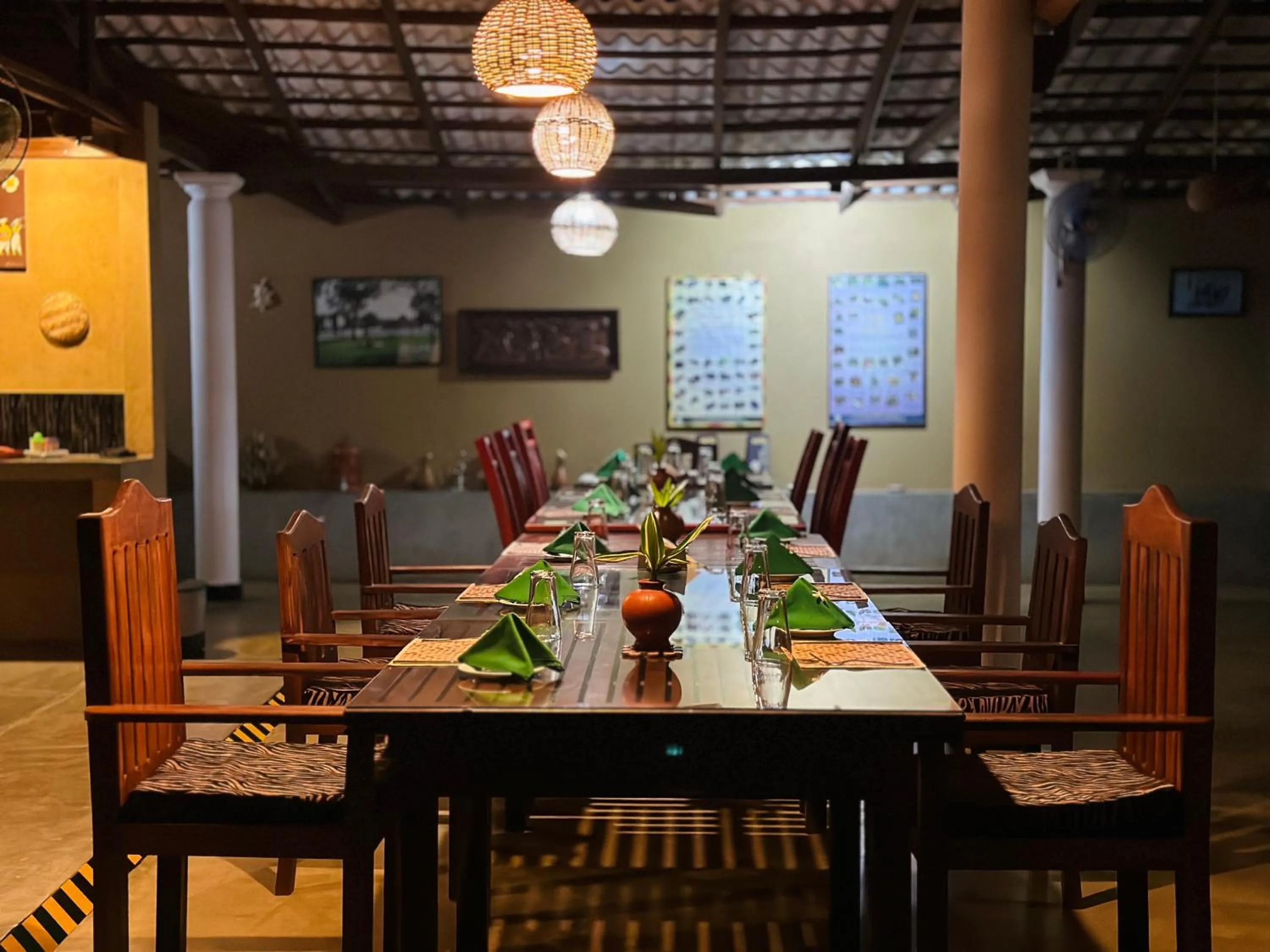 Restaurant/places to eat in Nature House