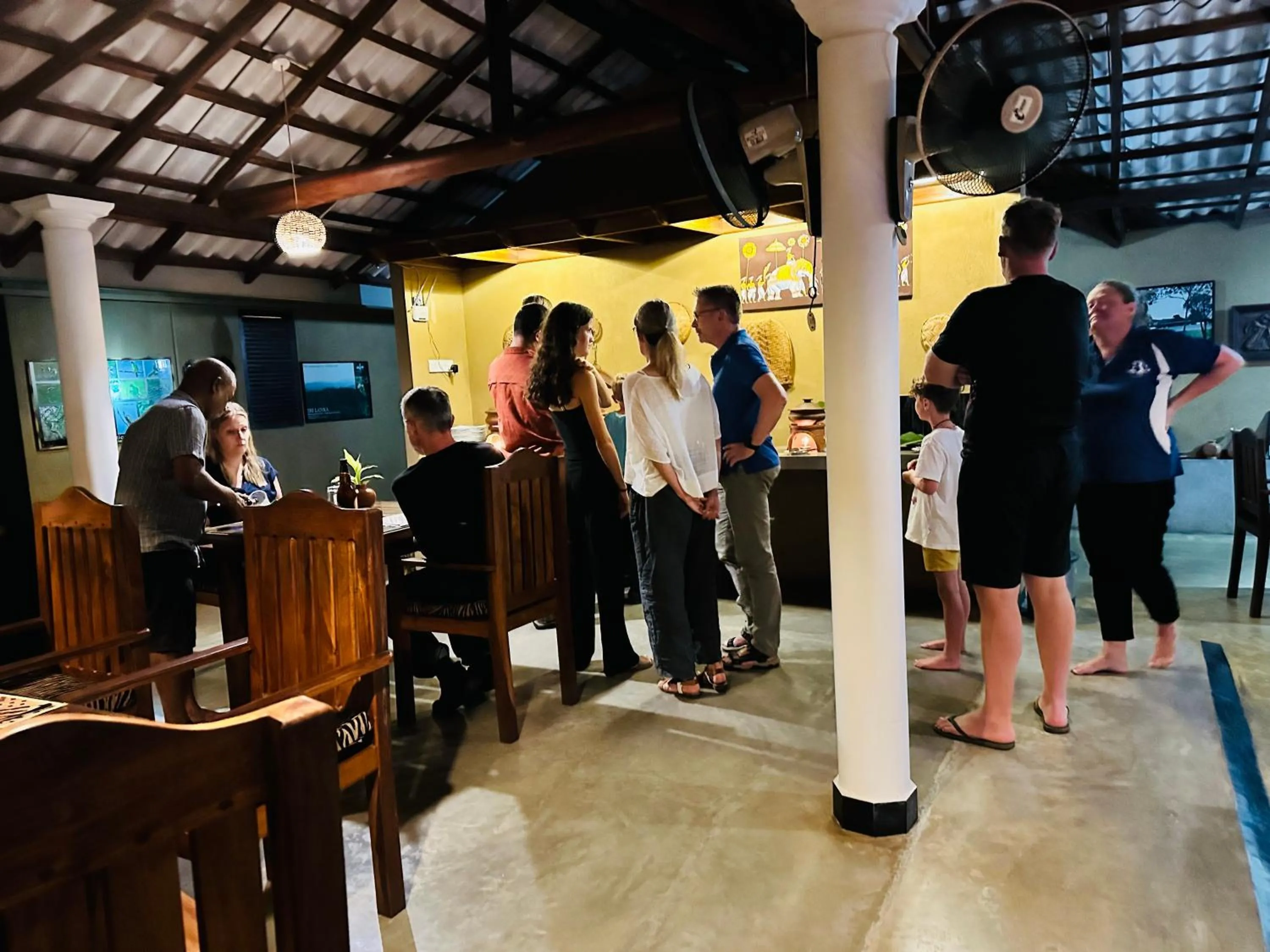 Restaurant/places to eat in Nature House