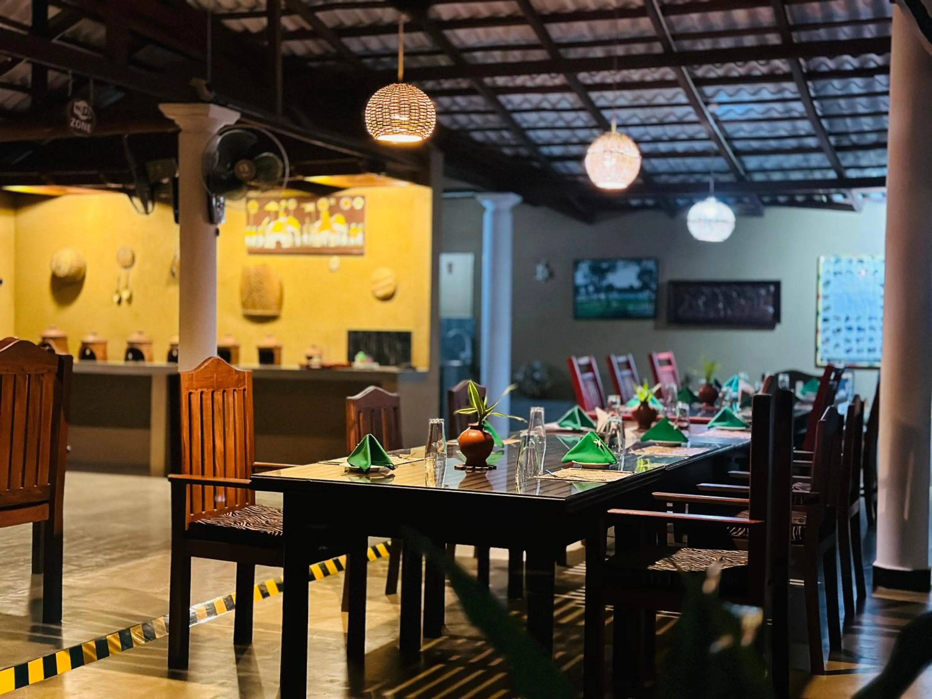 Restaurant/places to eat in Nature House