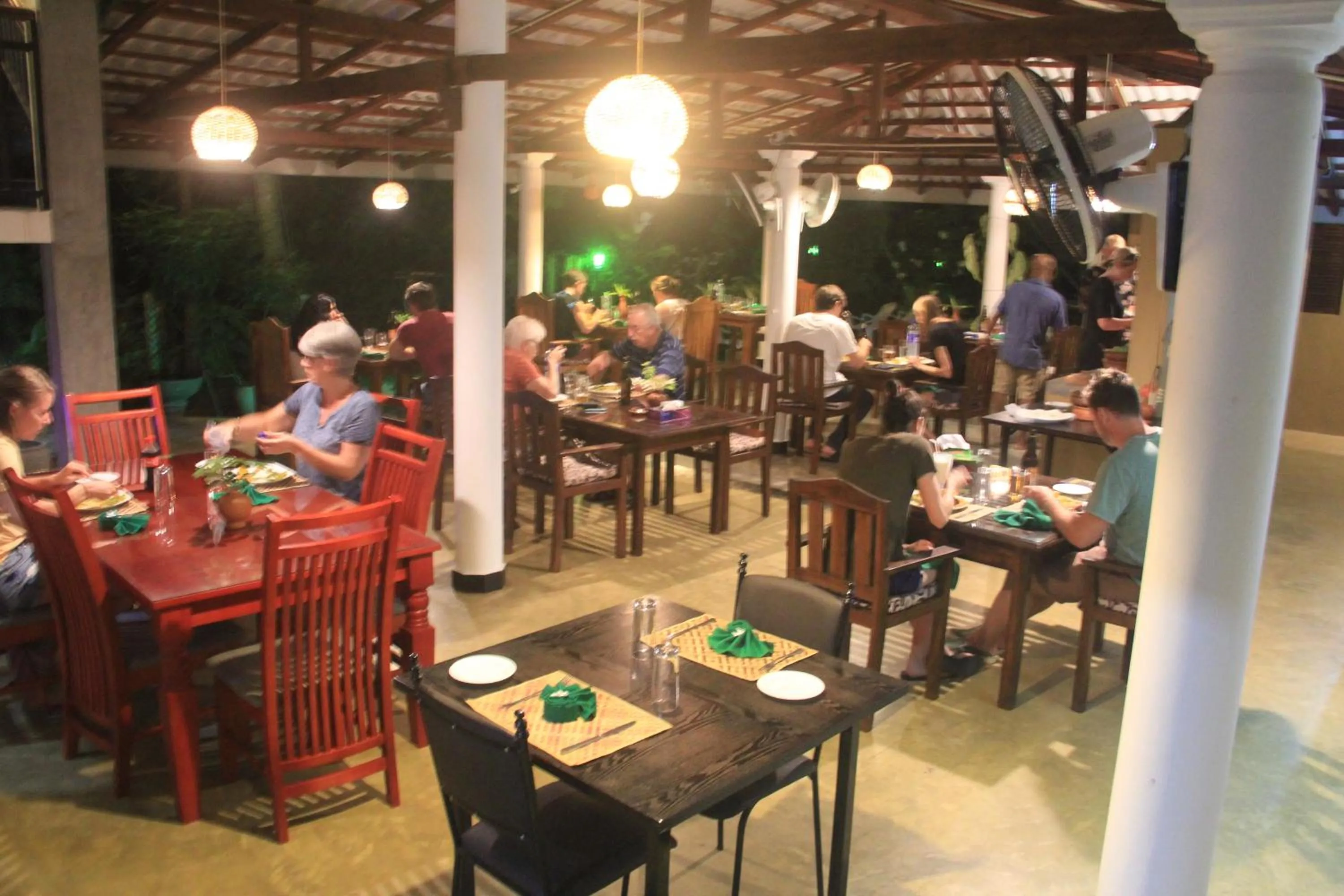 Restaurant/places to eat in Nature House