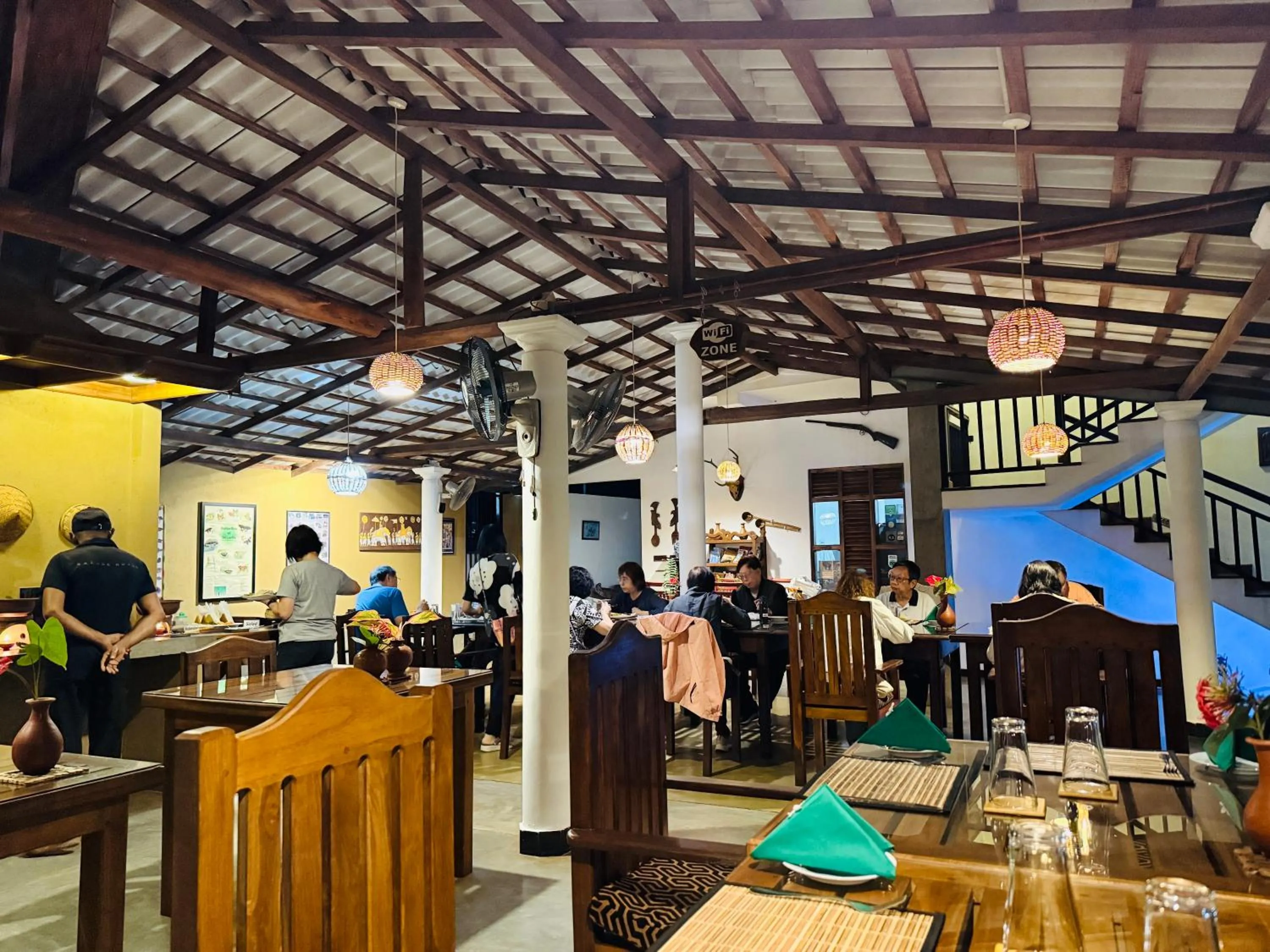 Restaurant/places to eat in Nature House