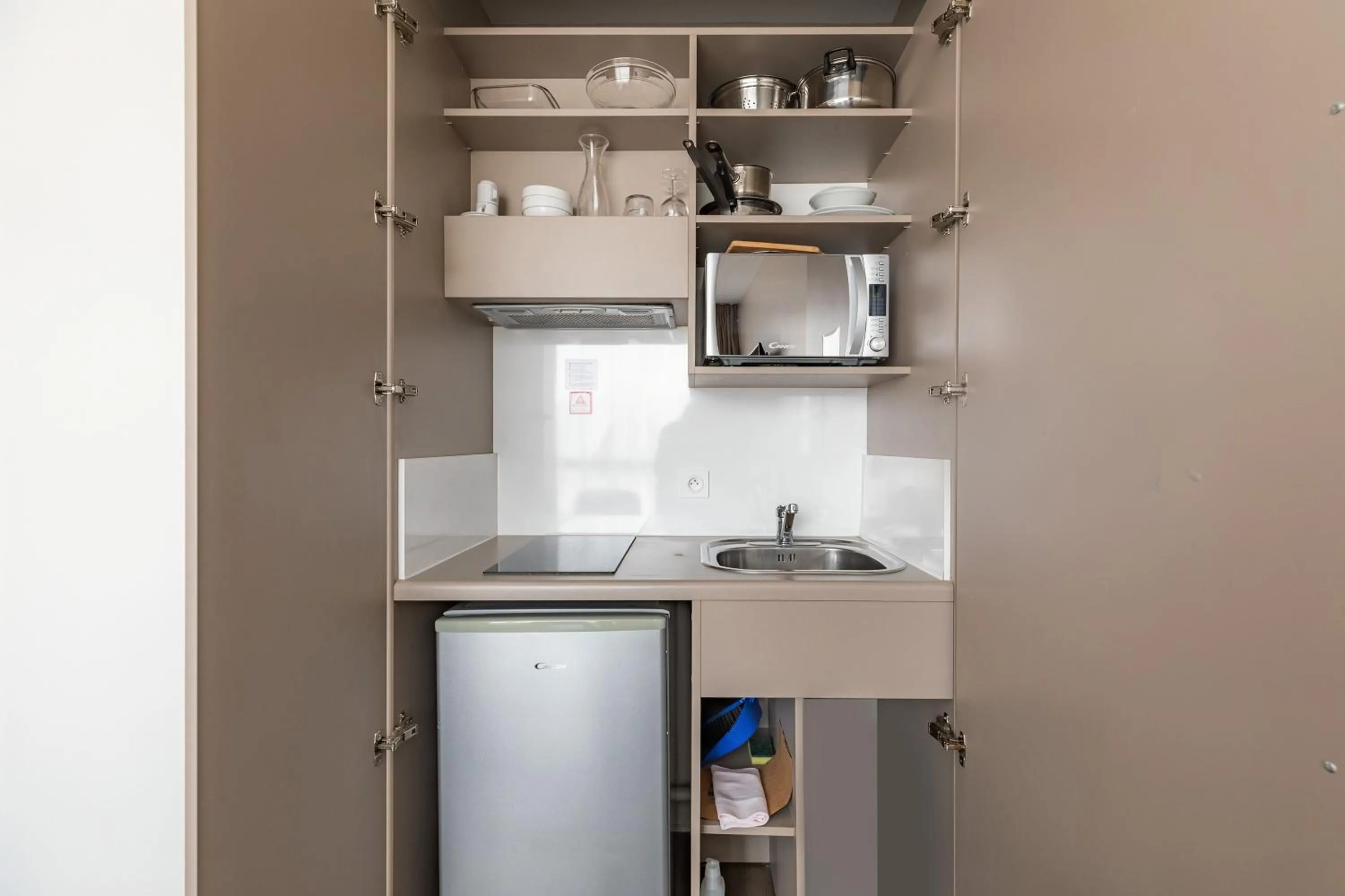 Kitchen or kitchenette in Appart’City Confort Rennes – Cesson Sévigné