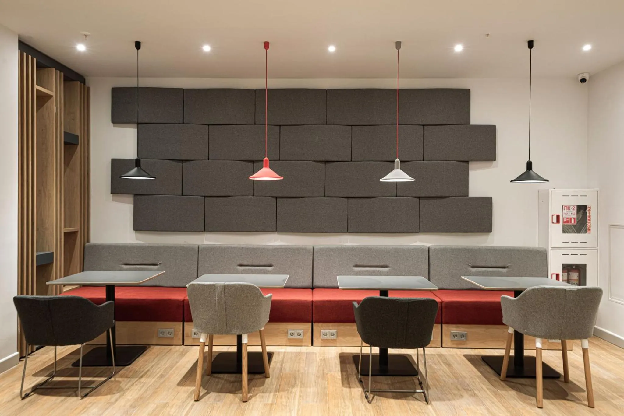 Restaurant/places to eat in Holiday Inn Express - Astana - Turan by IHG